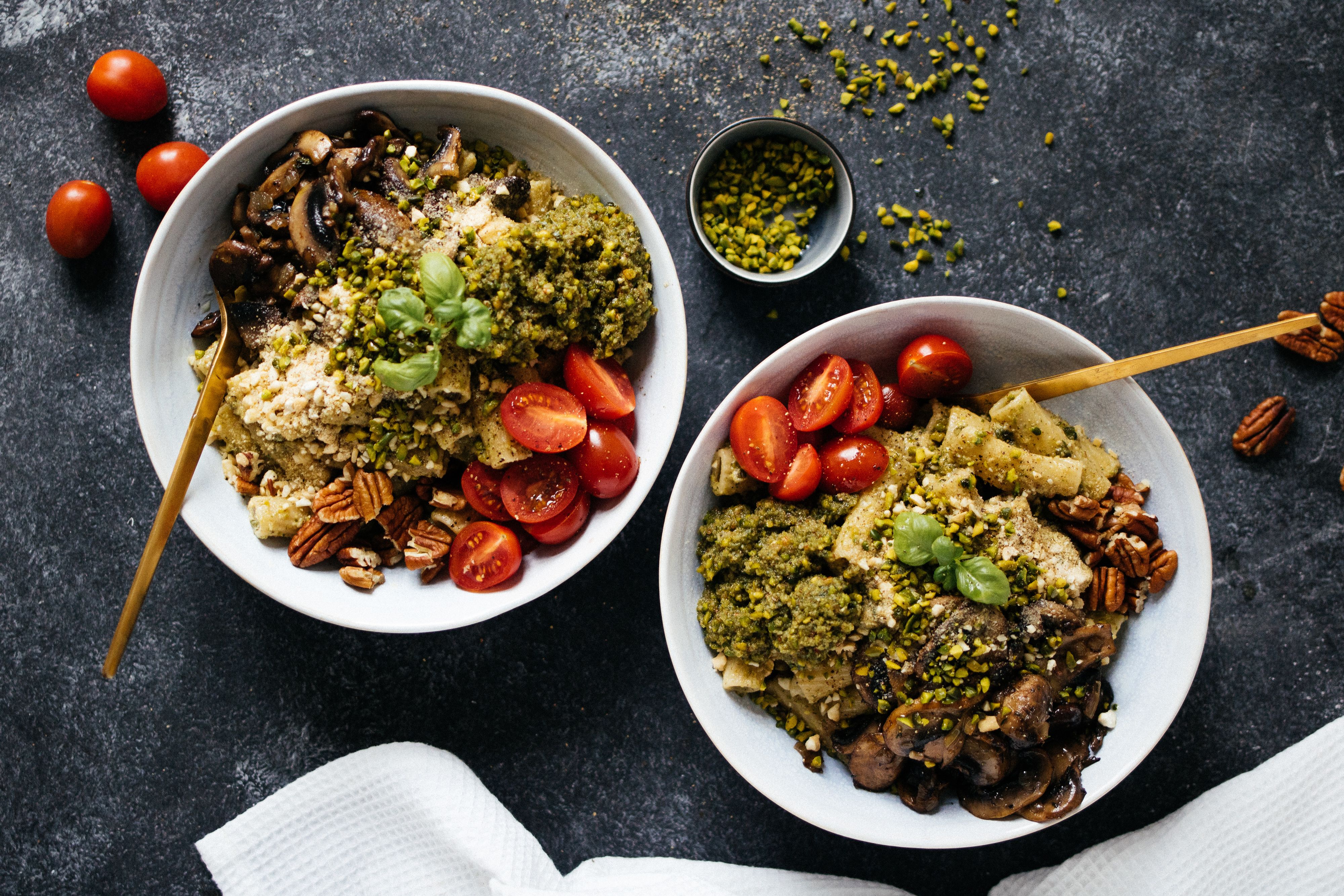 Vegane Pasta mit Pistazienpesto & Pilzen