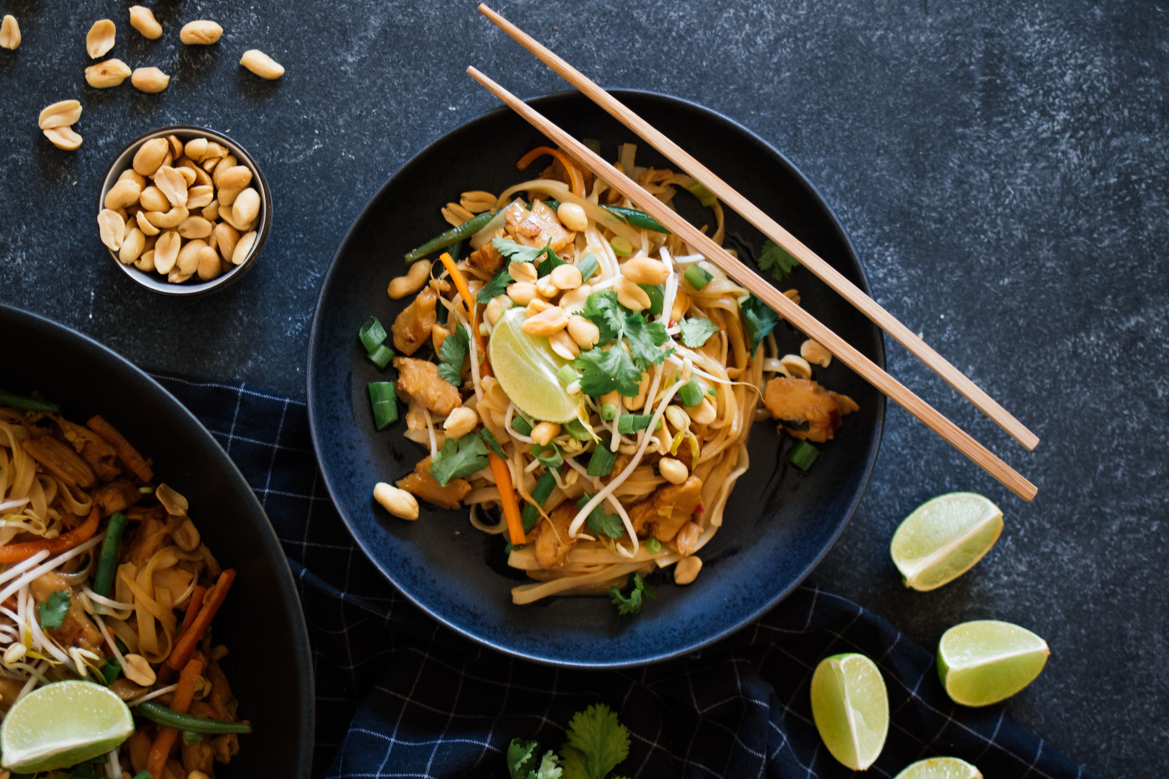 Veganes Pad Thai mit „Hühnchen“