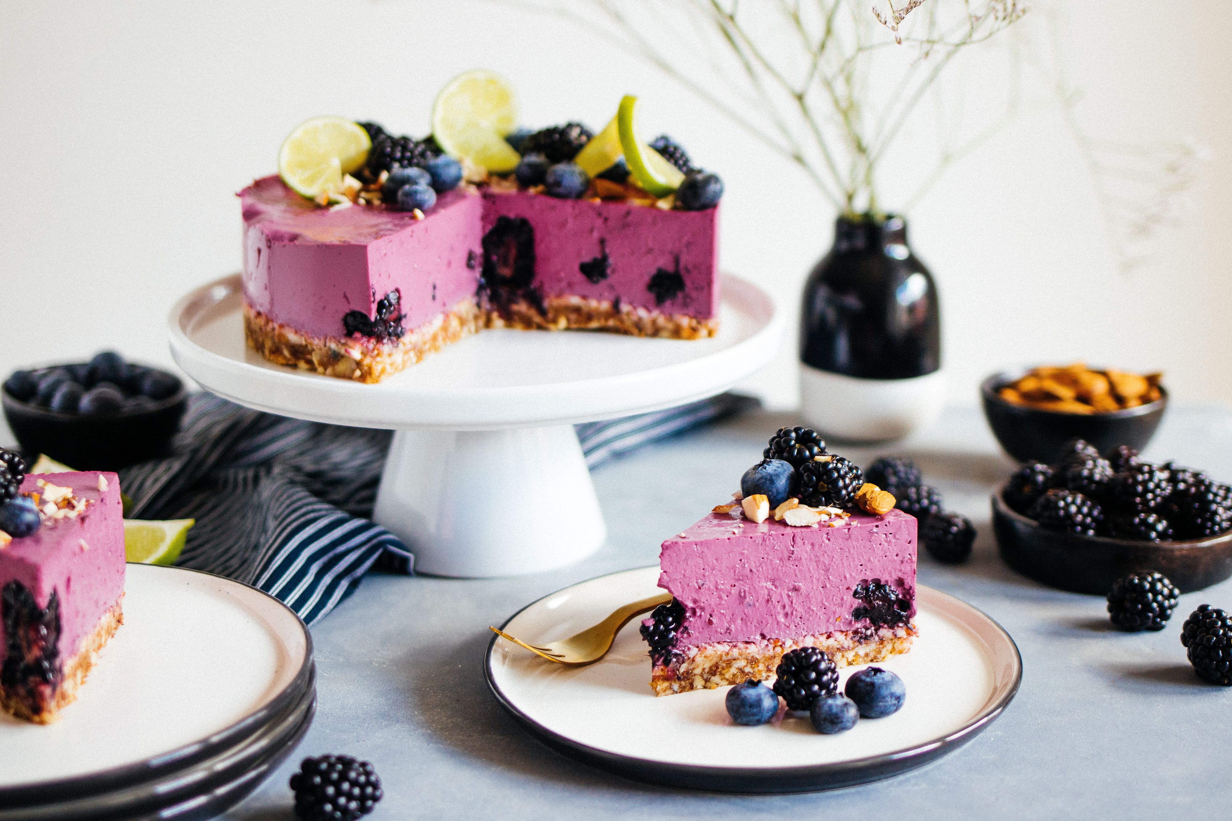 Vegan No-Bake Blackberry Cake