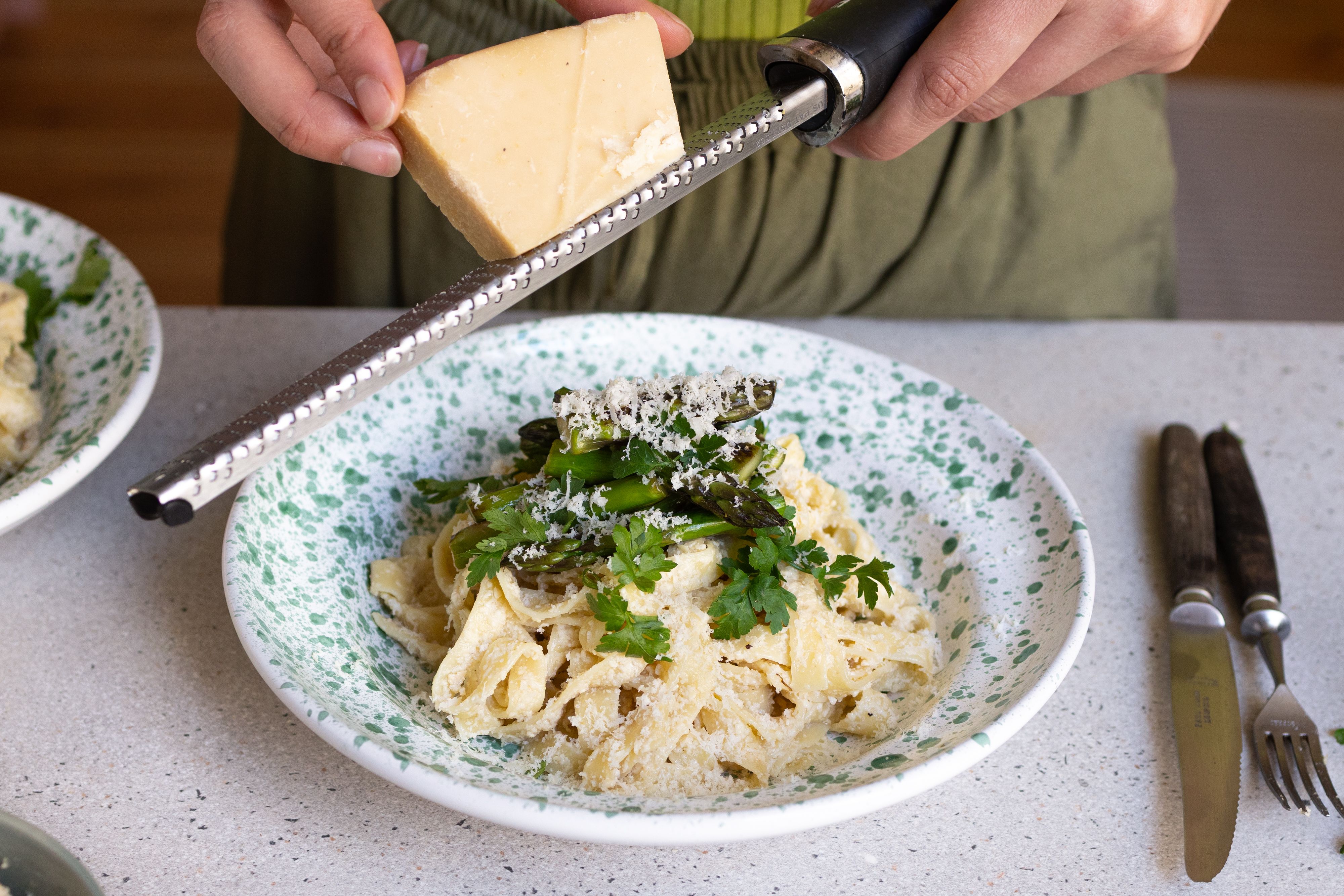 Quick Pasta with Vegan Ricotta and Asparagus
