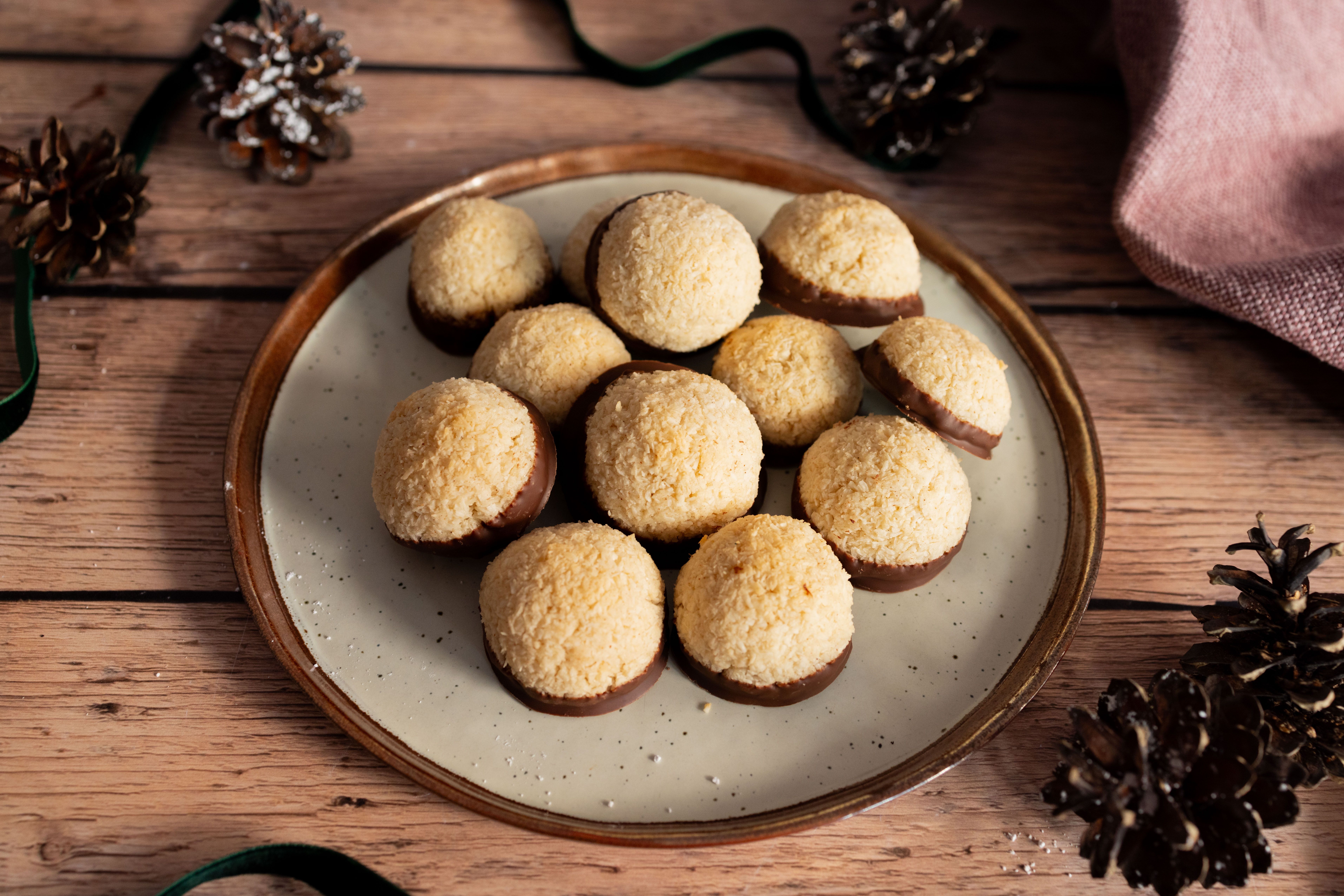 R934-Vegan Coconut Macaroon