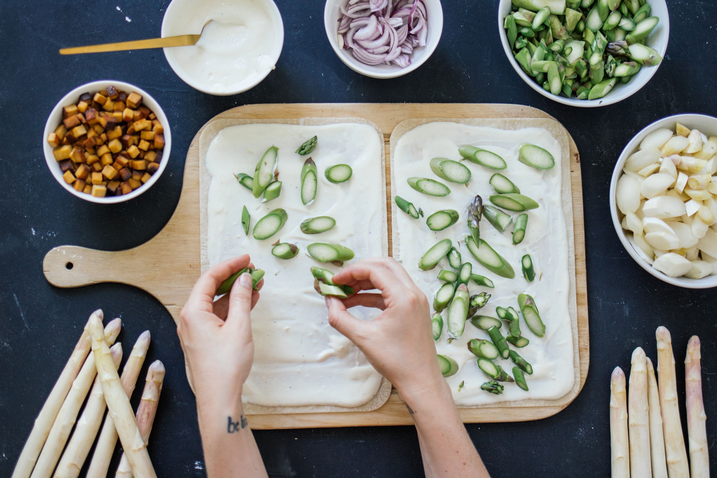 R278 Flammkuchen mit Spargel