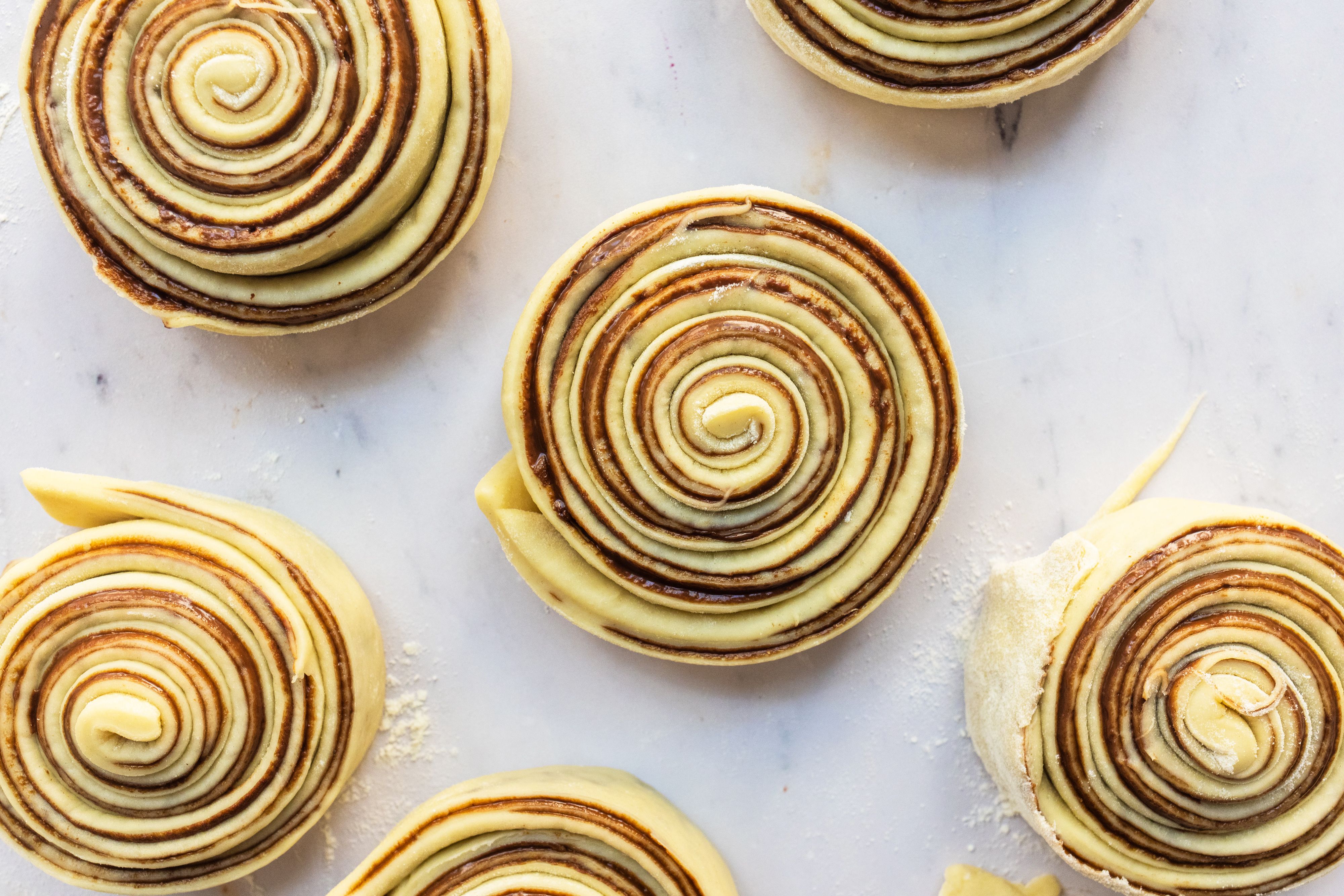 R683 Vegan Chocolate Swirl Buns