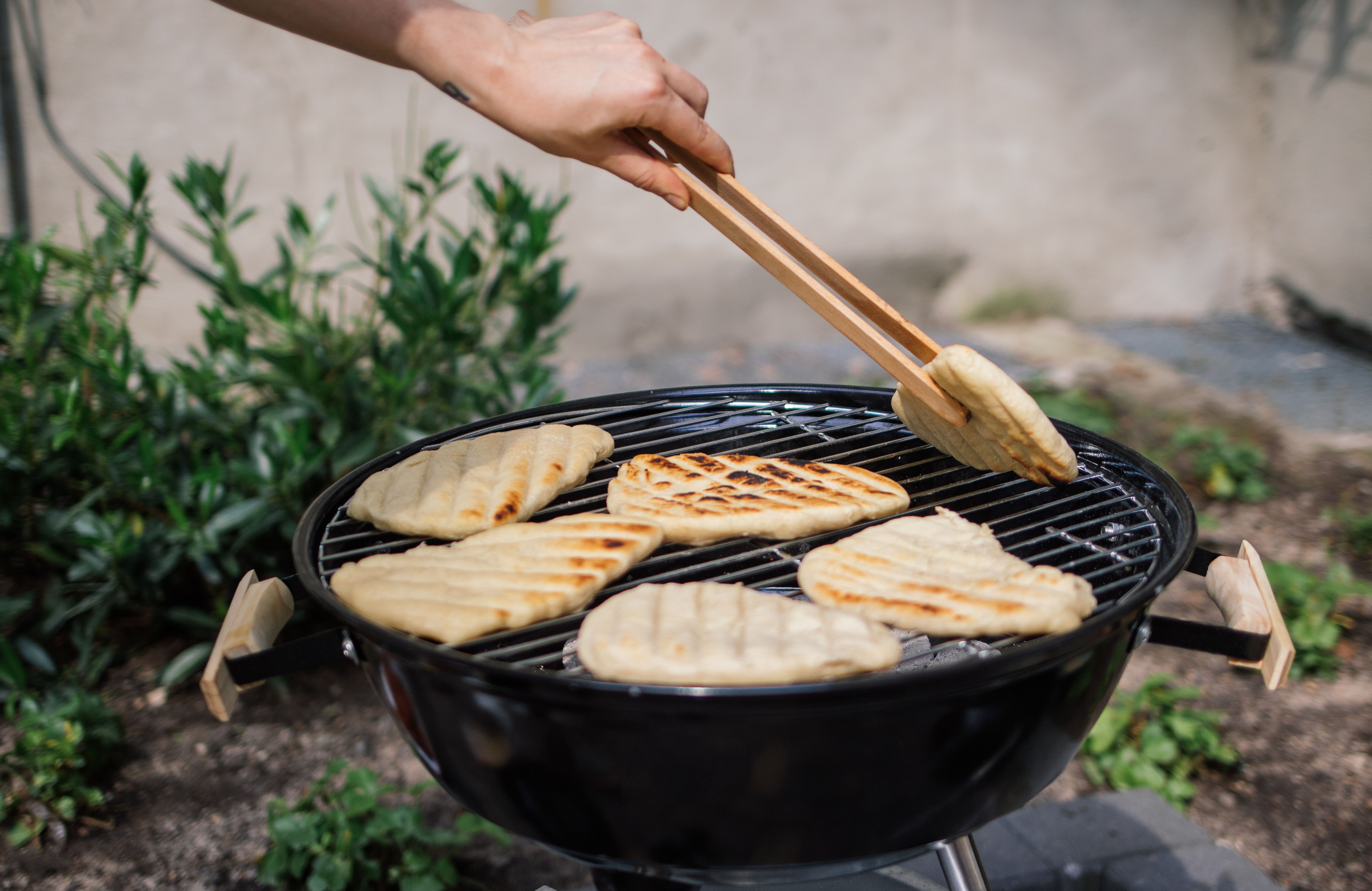 R283 Grillbrote mit Paprika-Tomaten-Aufstrich