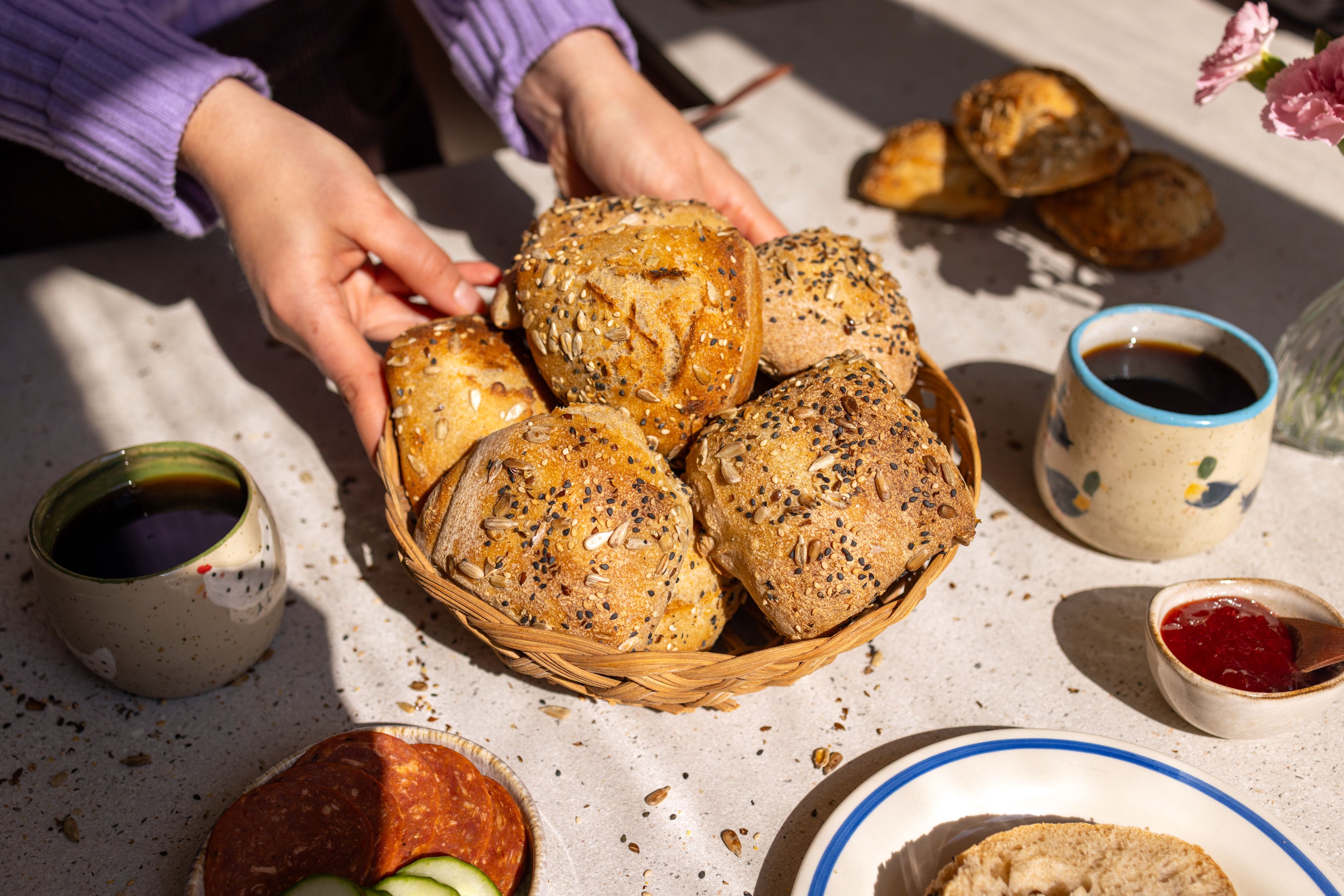 Einfache Sauerteigbrötchen über Nacht