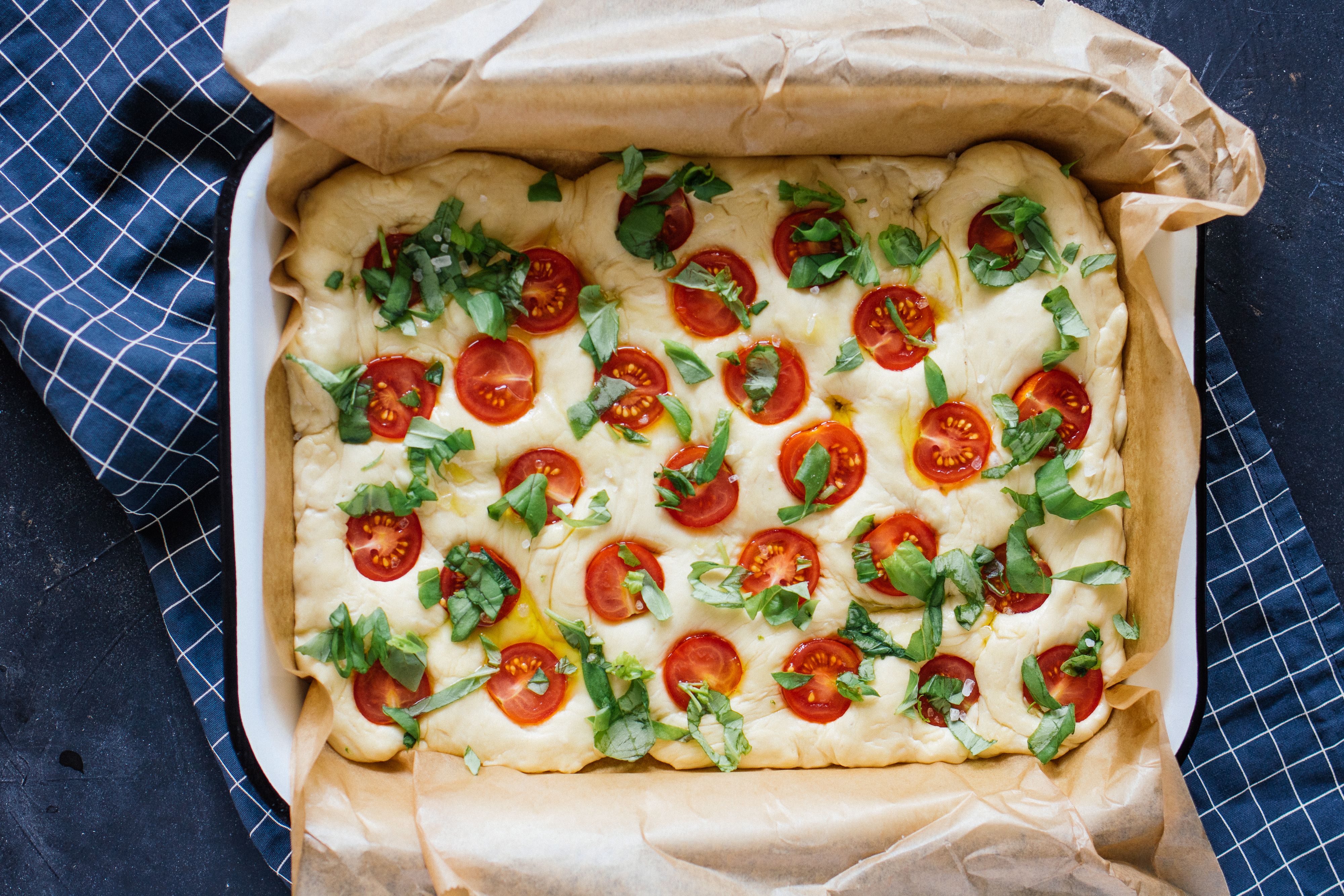 R534 Vegan Tomato Basil Focaccia Bread