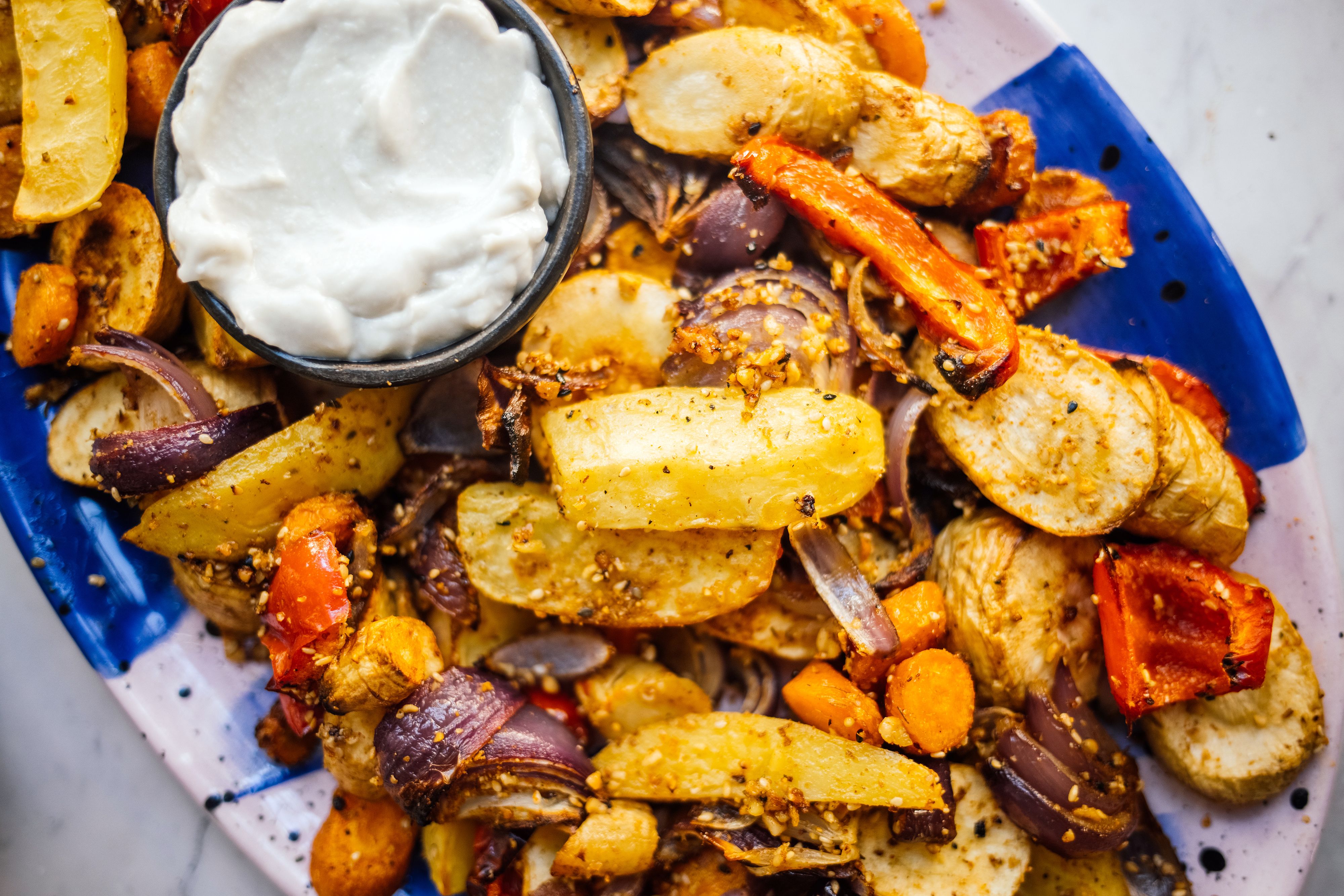 R246 Ofengemüse mit Dukkah und Toum