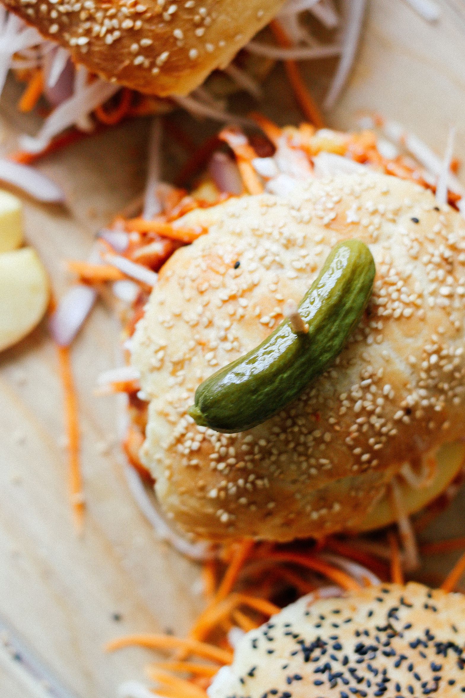 R93 Vegan Pulled Pork Burger