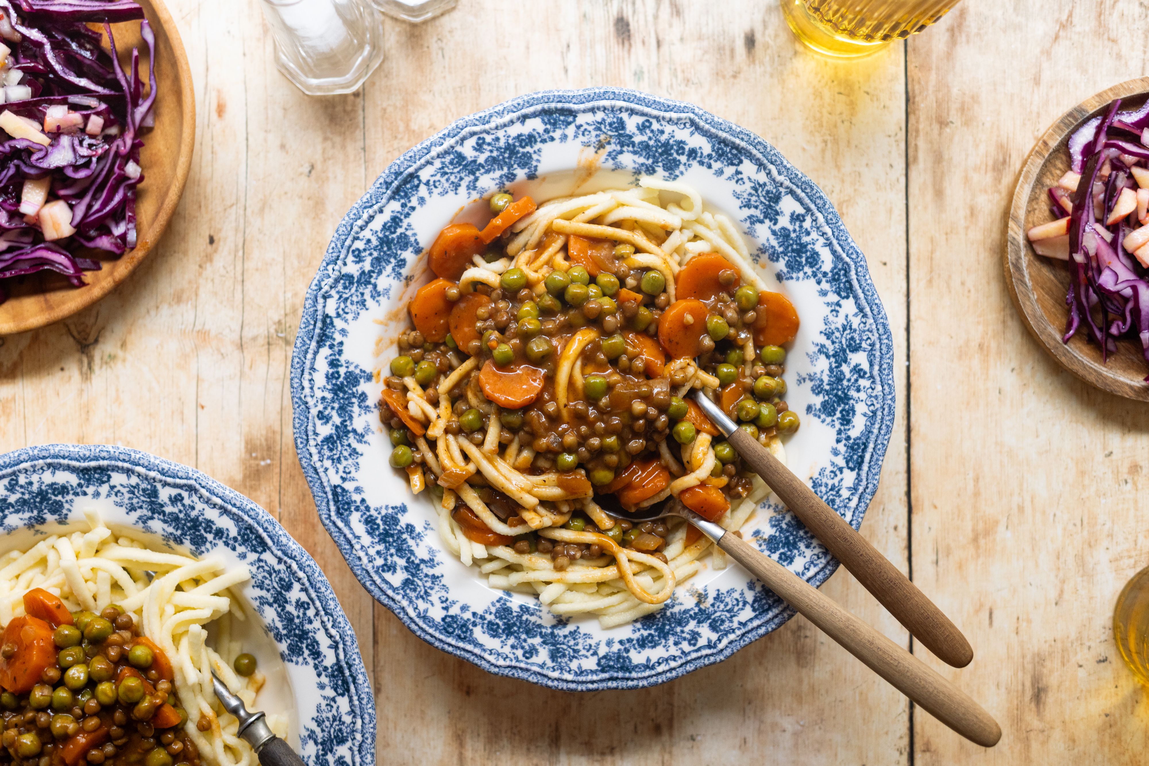 Schnelles Linsen-Gulasch mit Spätzle
