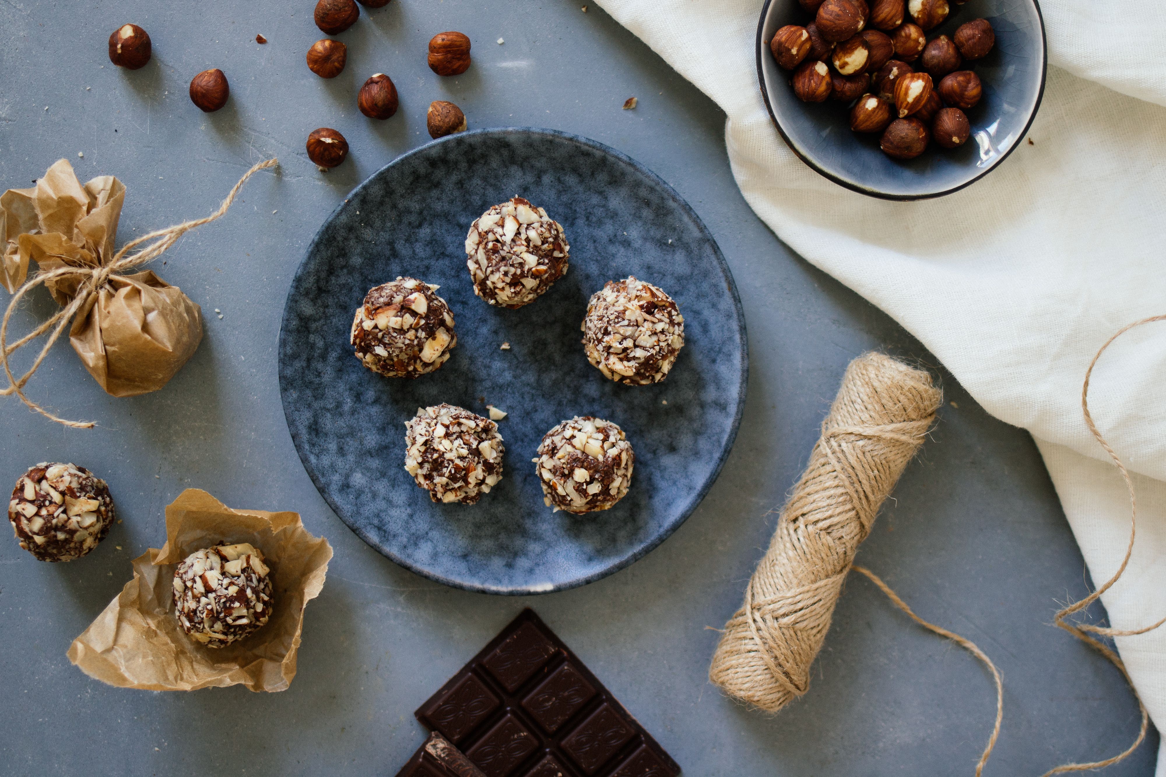 Vegan Rocher (Hazelnut Truffles) 