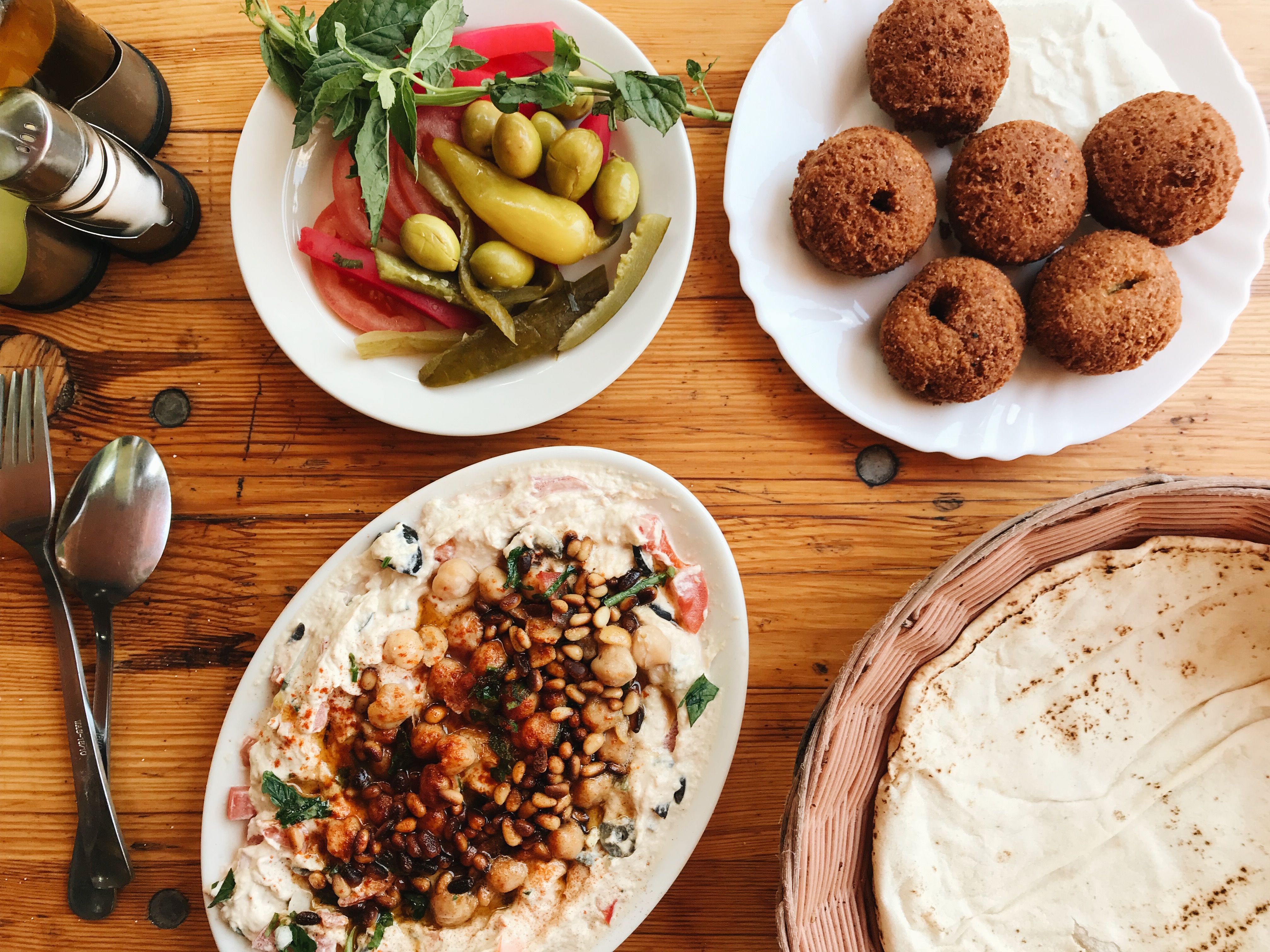 Our favorite 10 Falafel & Humus Spots in Berilin