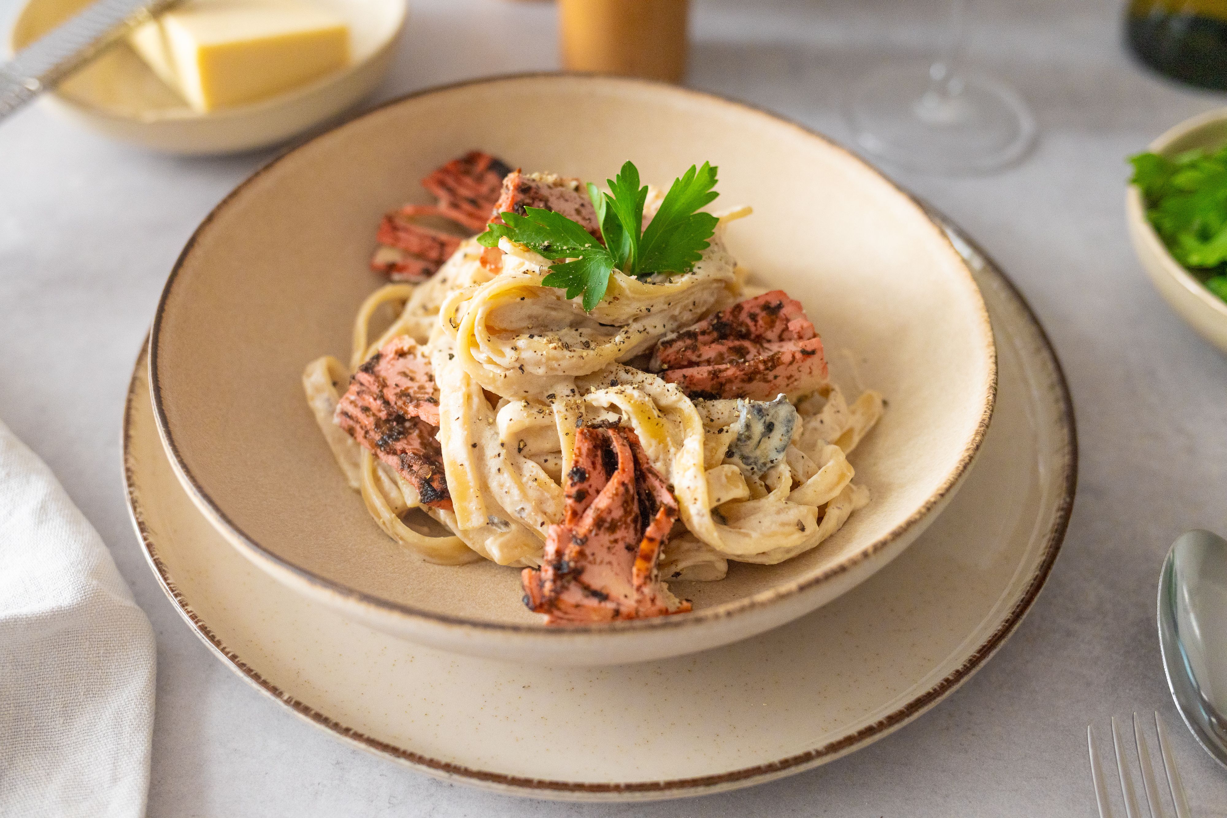 Vegane Nudeln mit „Lachs“-Sahne-Soße