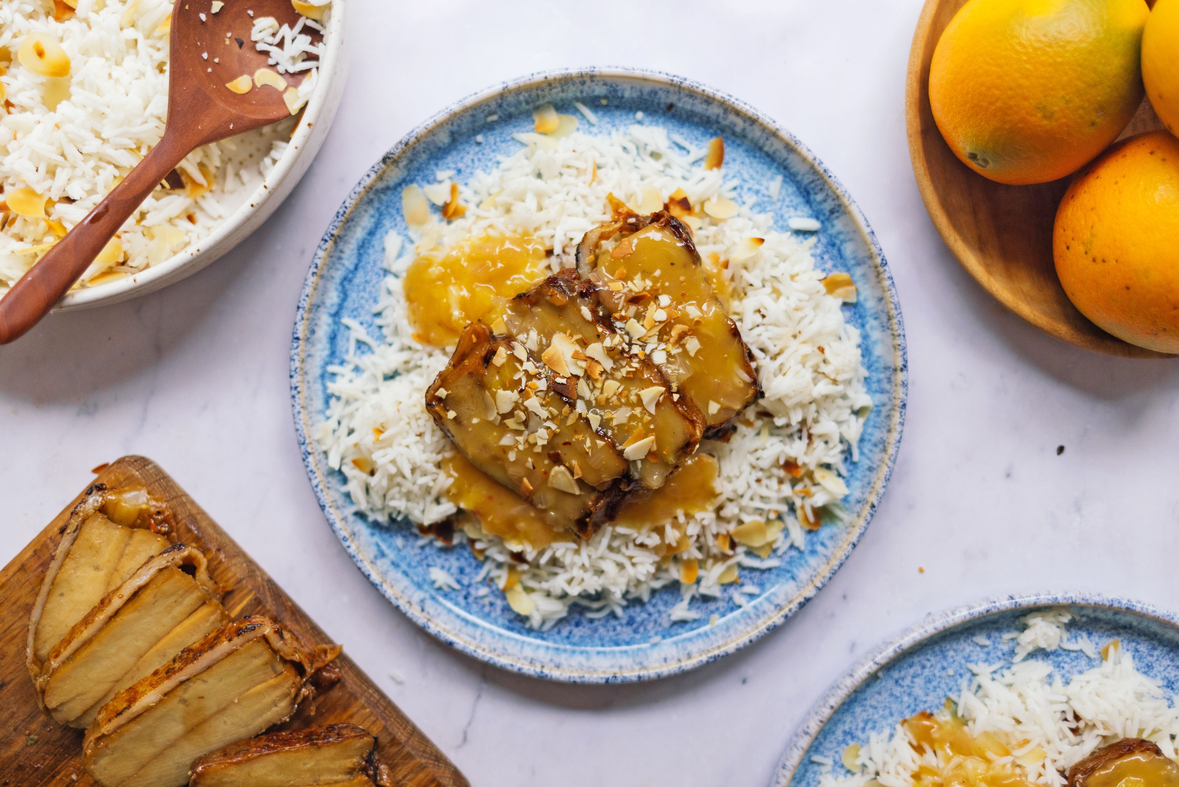 Vegane Ente mit Orangensoße und Mandelreis