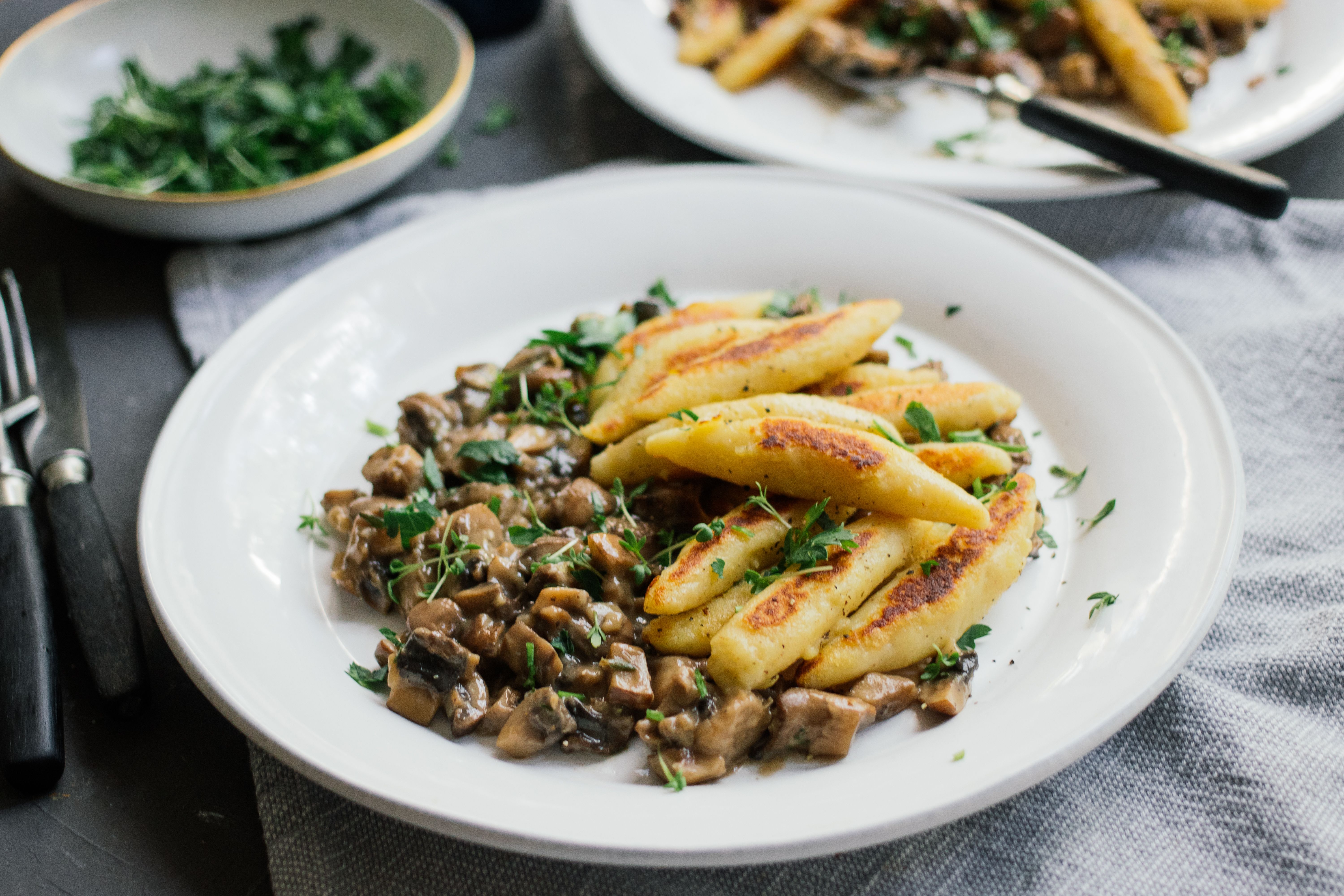 Vegane Schupfnudel-Pilz-Pfanne