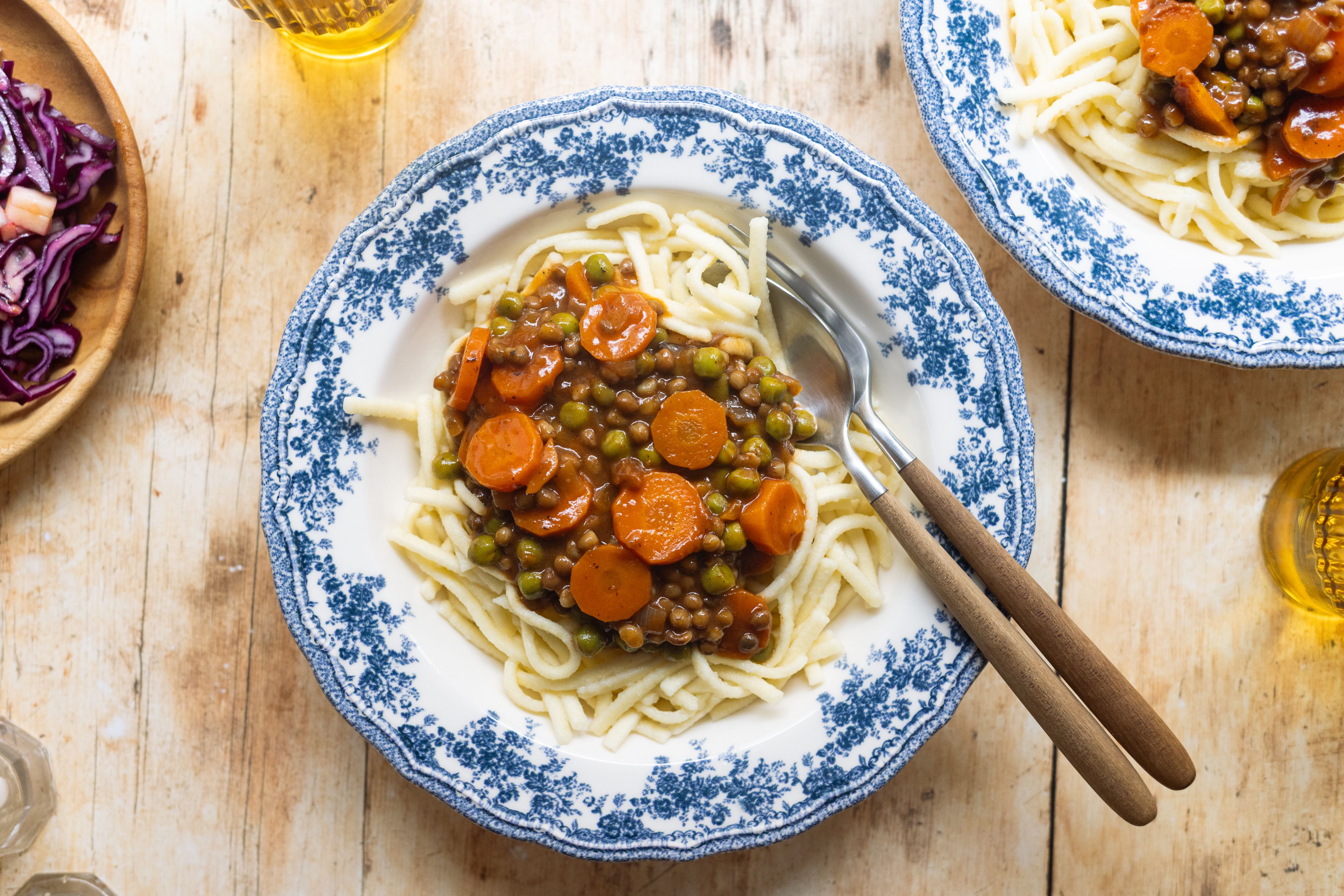 R1014 Schnelles Linsen-Gulasch mit Spätzle