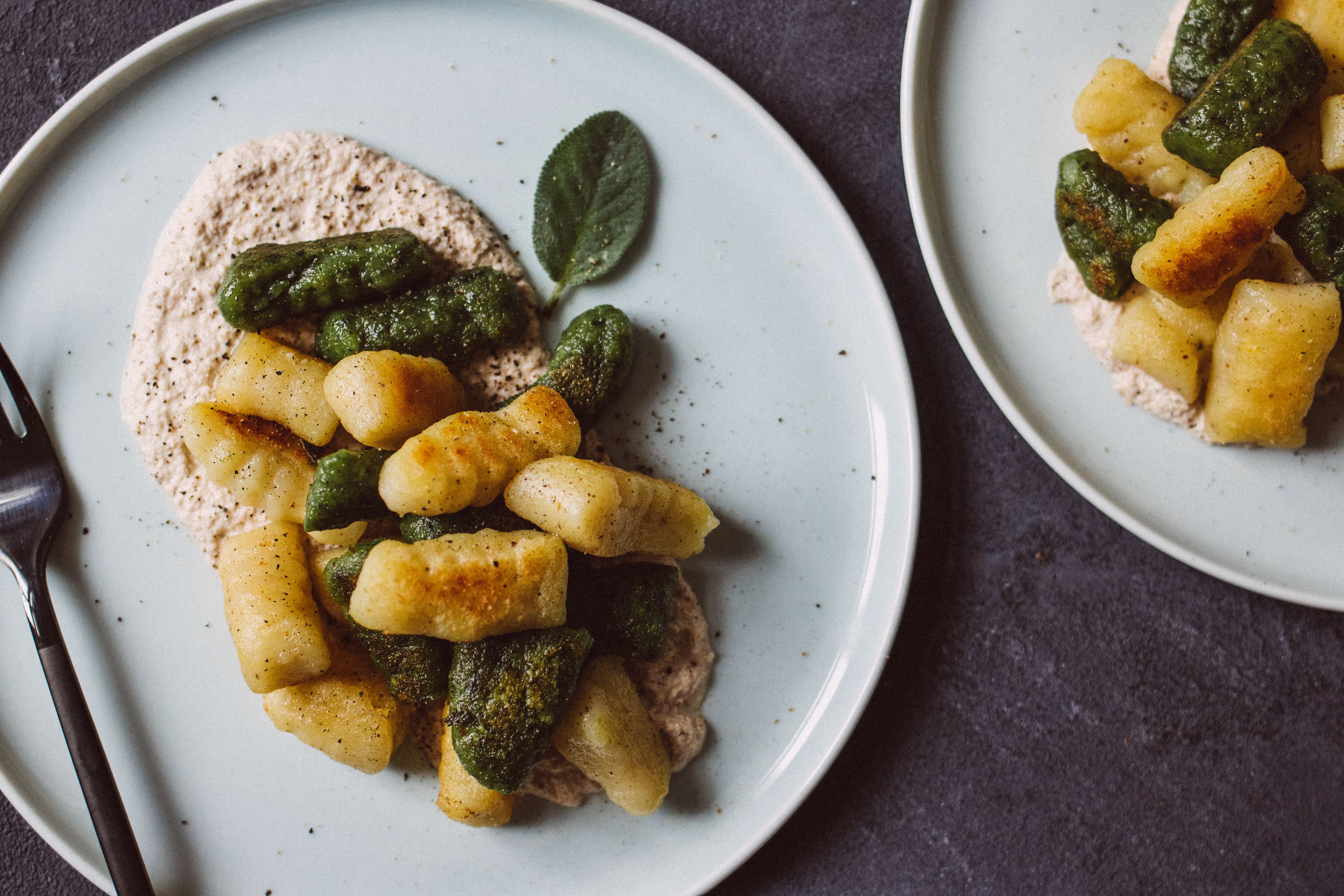 Gnocchi in Walnusssoße und Salbei-Butter