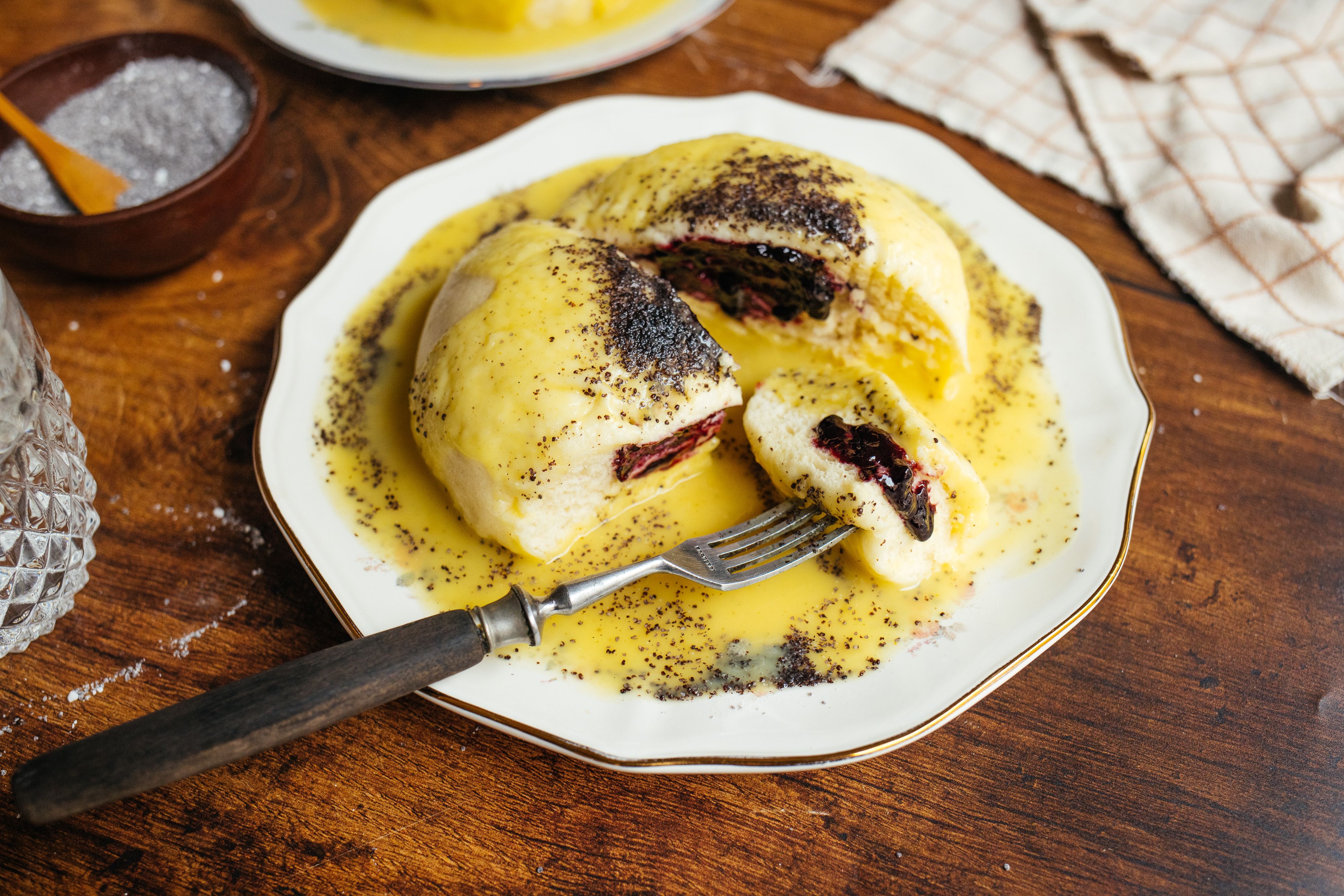 R369 Vegan Yeast Dumpling with vanilla sauce