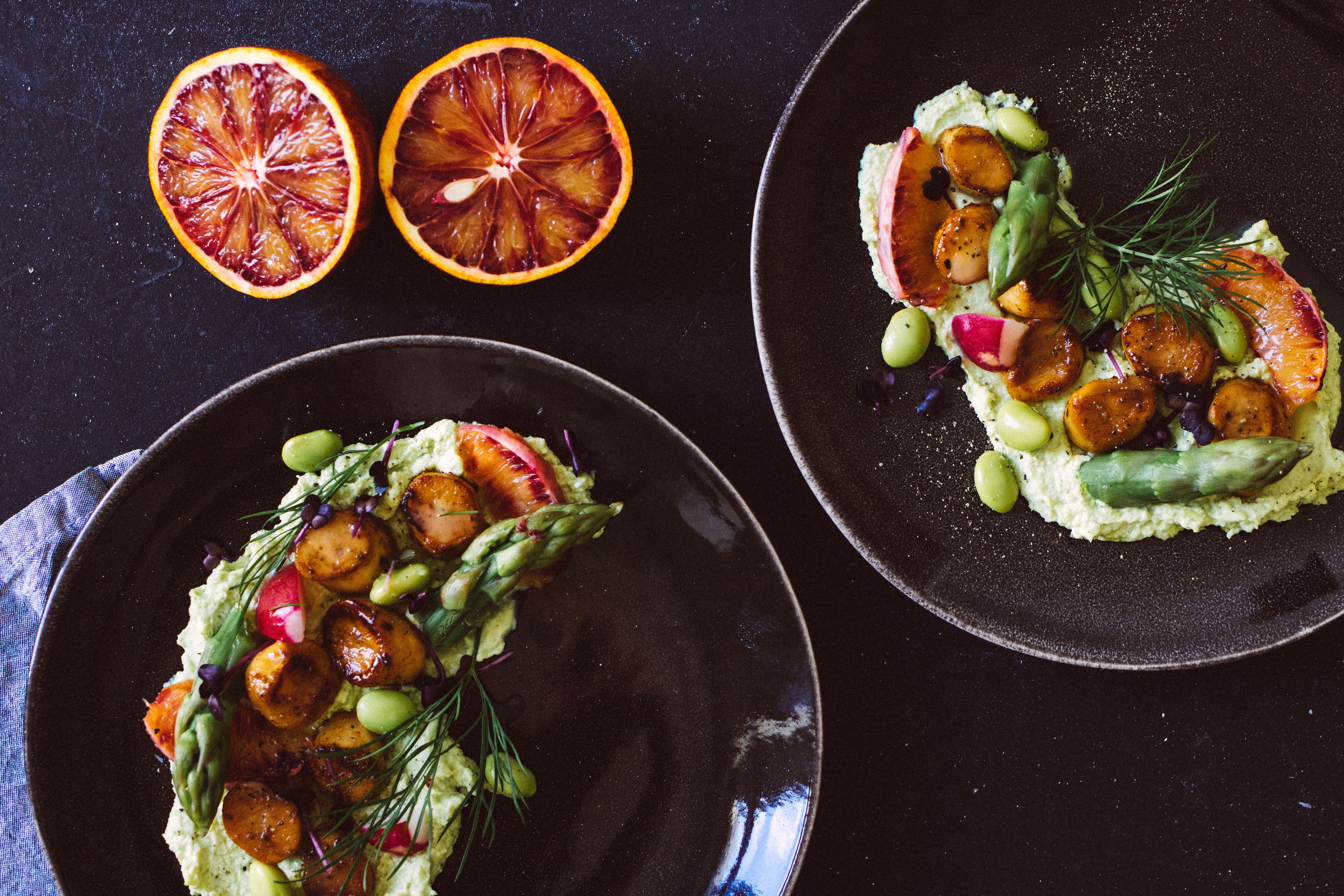 R252 Pilz-Scallops mit grünem Spargel