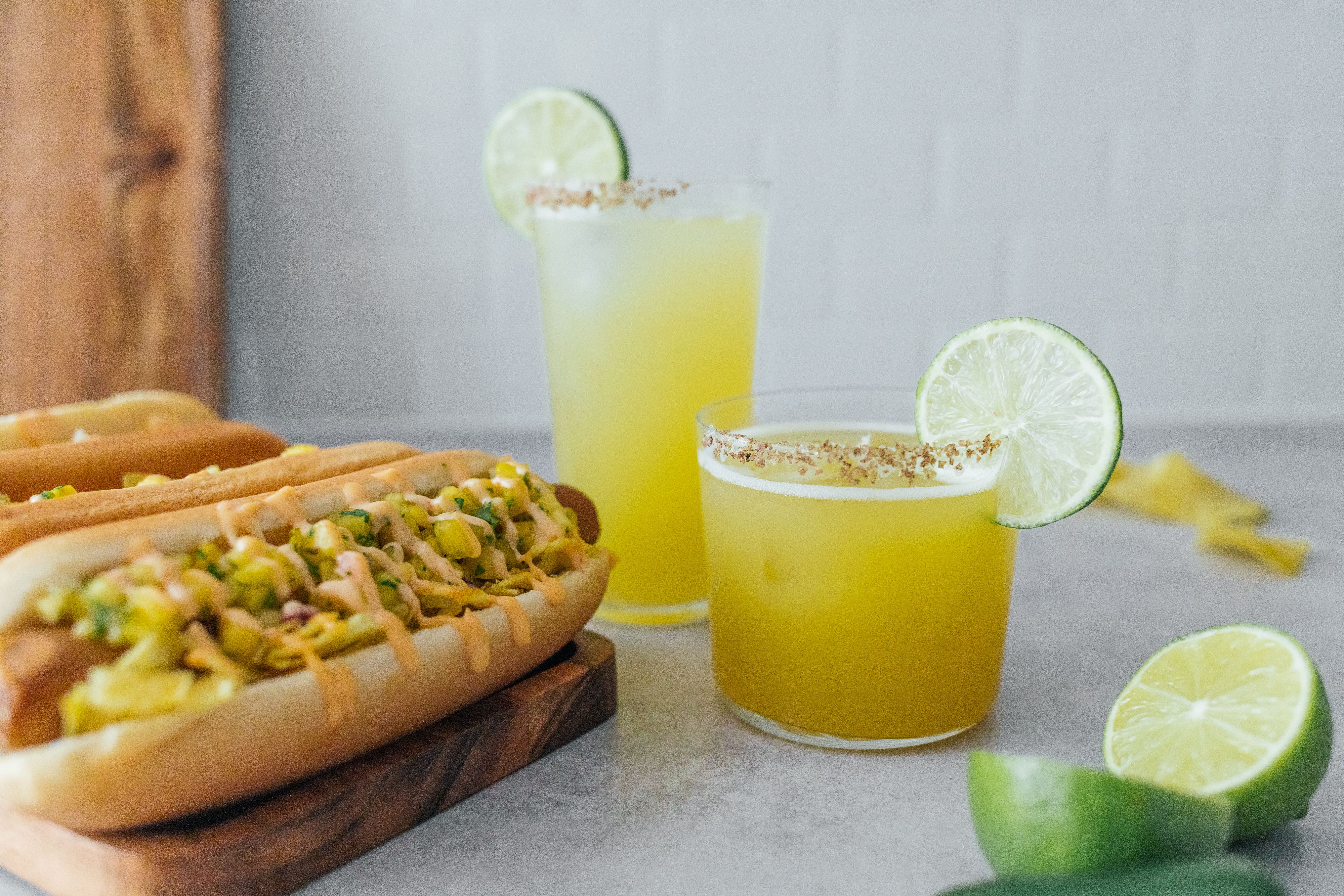R9 Vegane Hot Dogs mit Ananassalsa