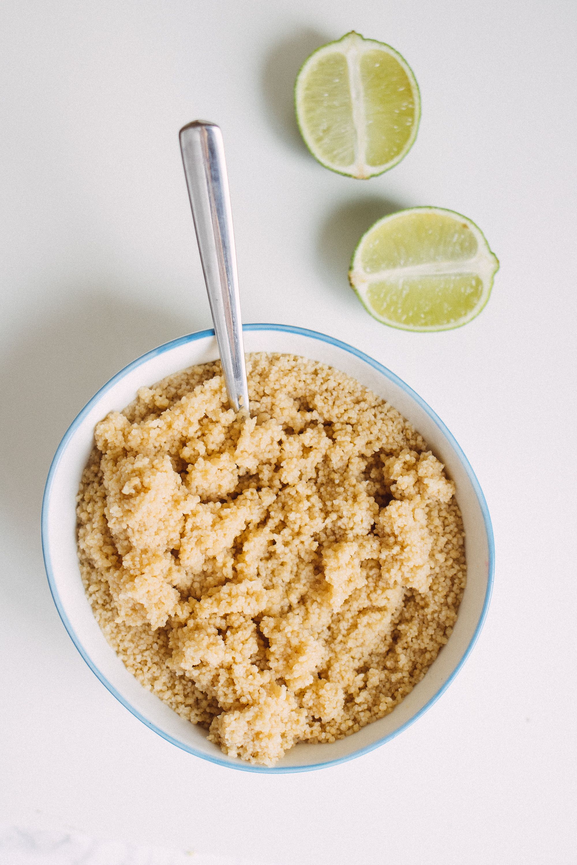 R144 Vegane Couscous Bowl mit Rosenkohl