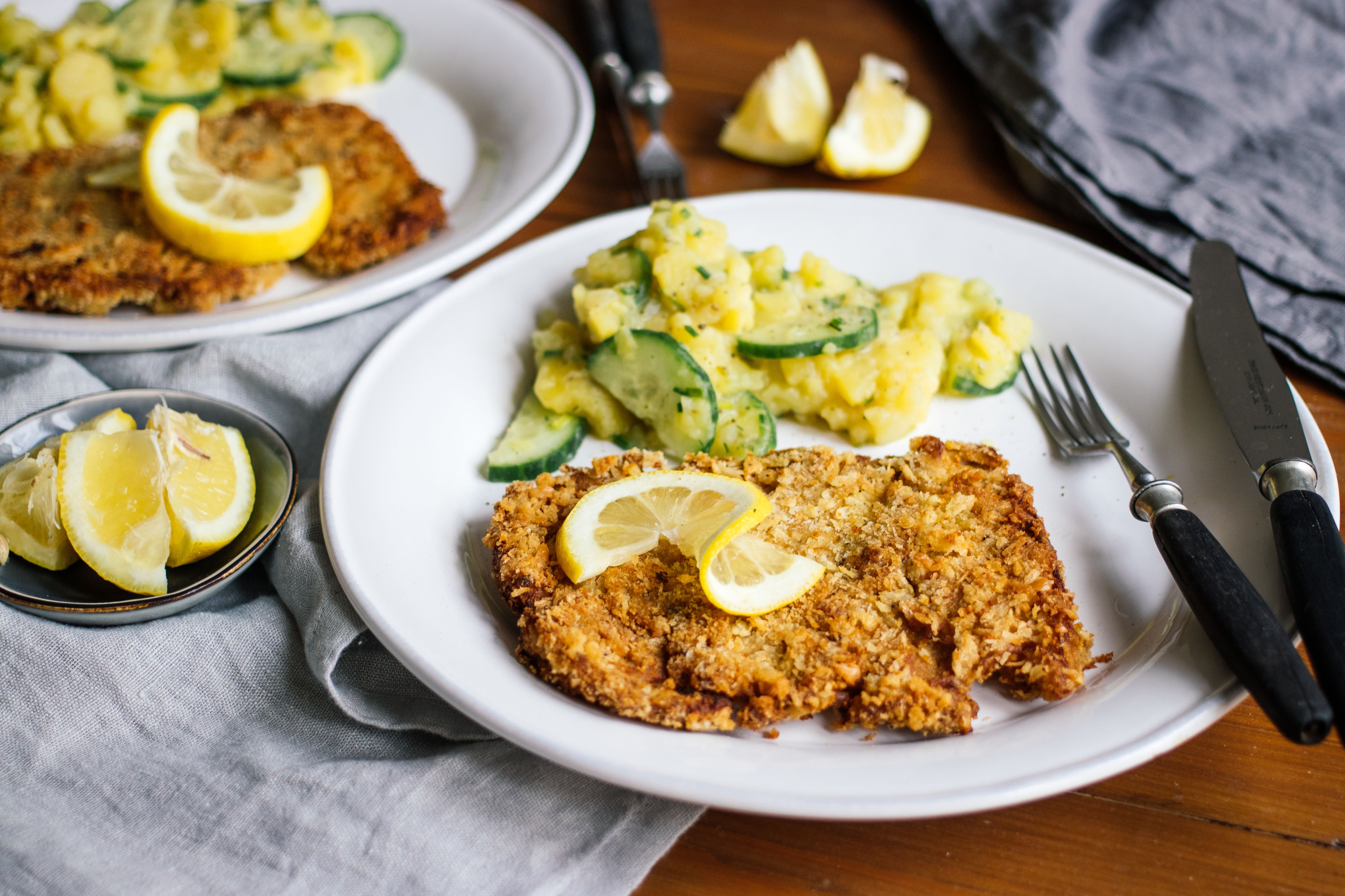R359 Vegane Schnitzel mit Kartoffelsalat