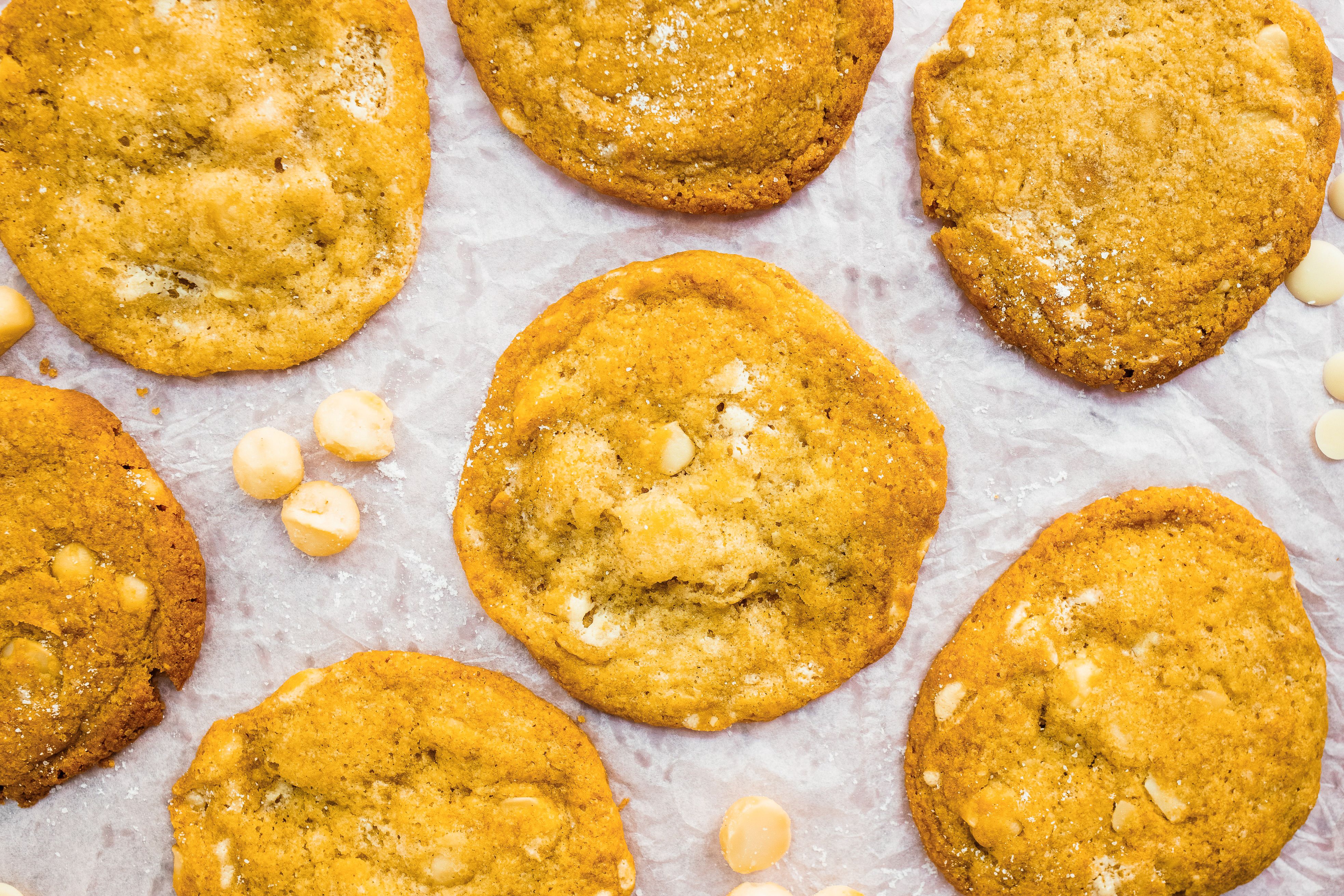 Vegan White Chocolate Macadamia Cookies