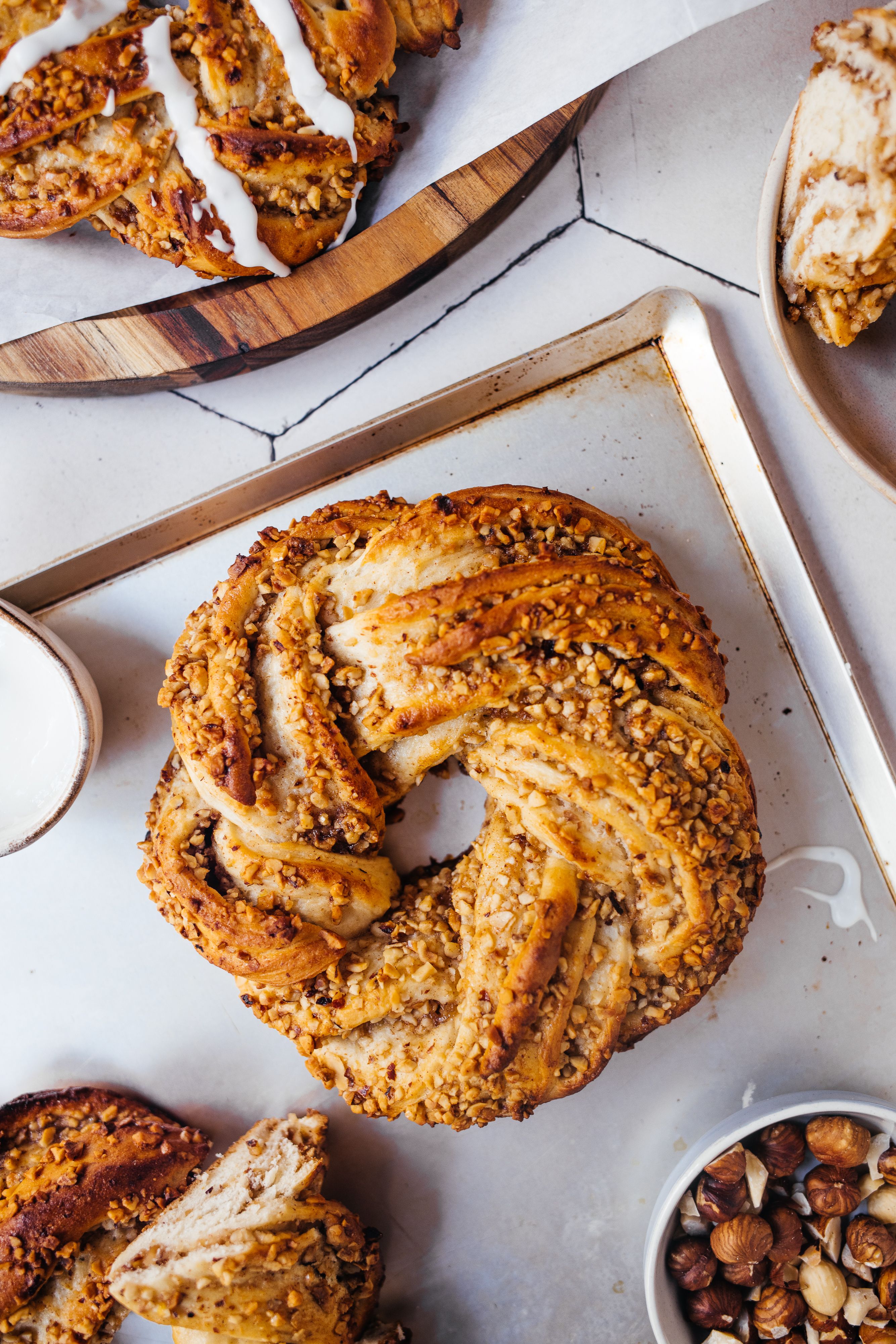 R251 Vegan yeast buns filled with hazelnut