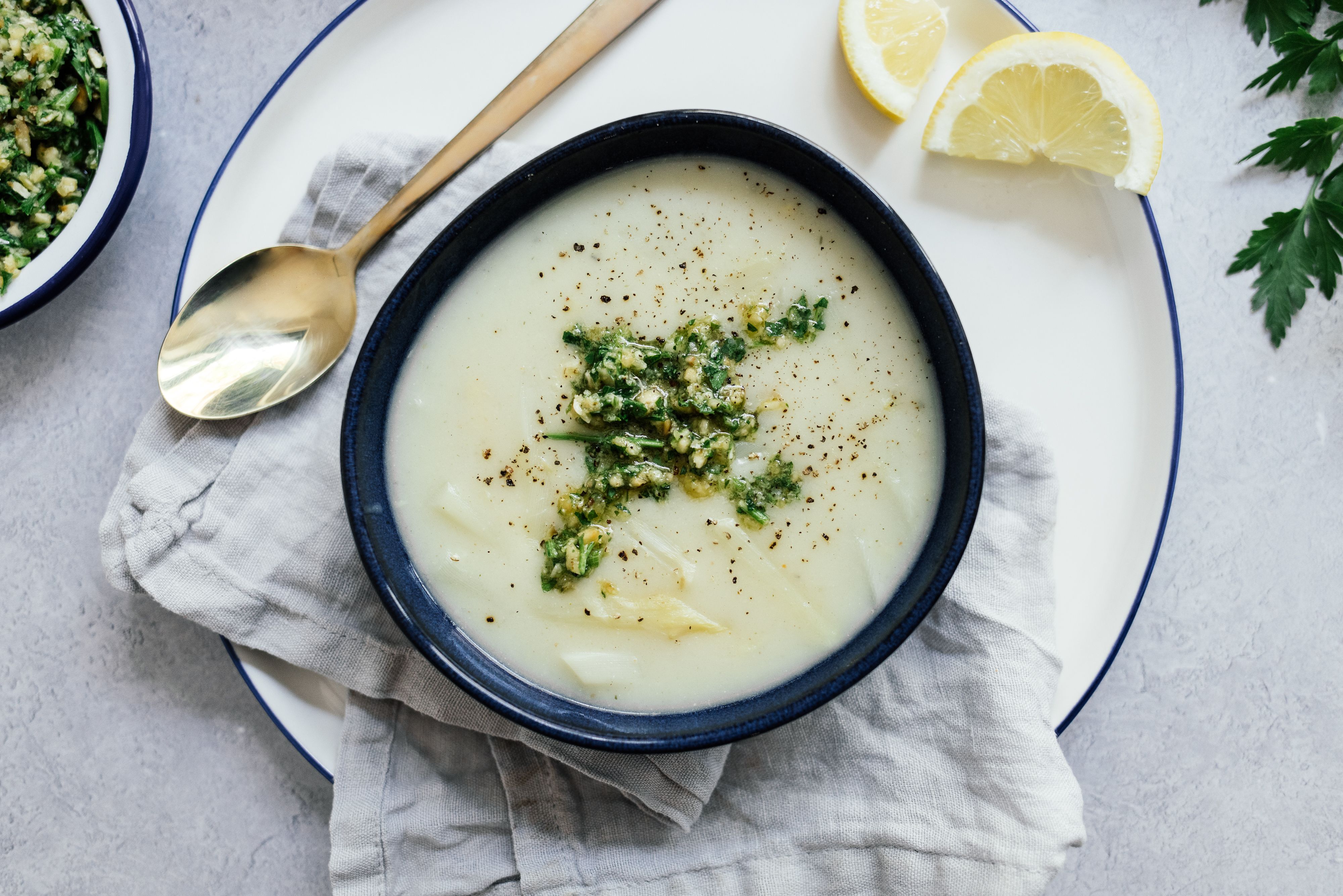 Vegan Asparagus Soup with Hazelnut-Parsley Topping