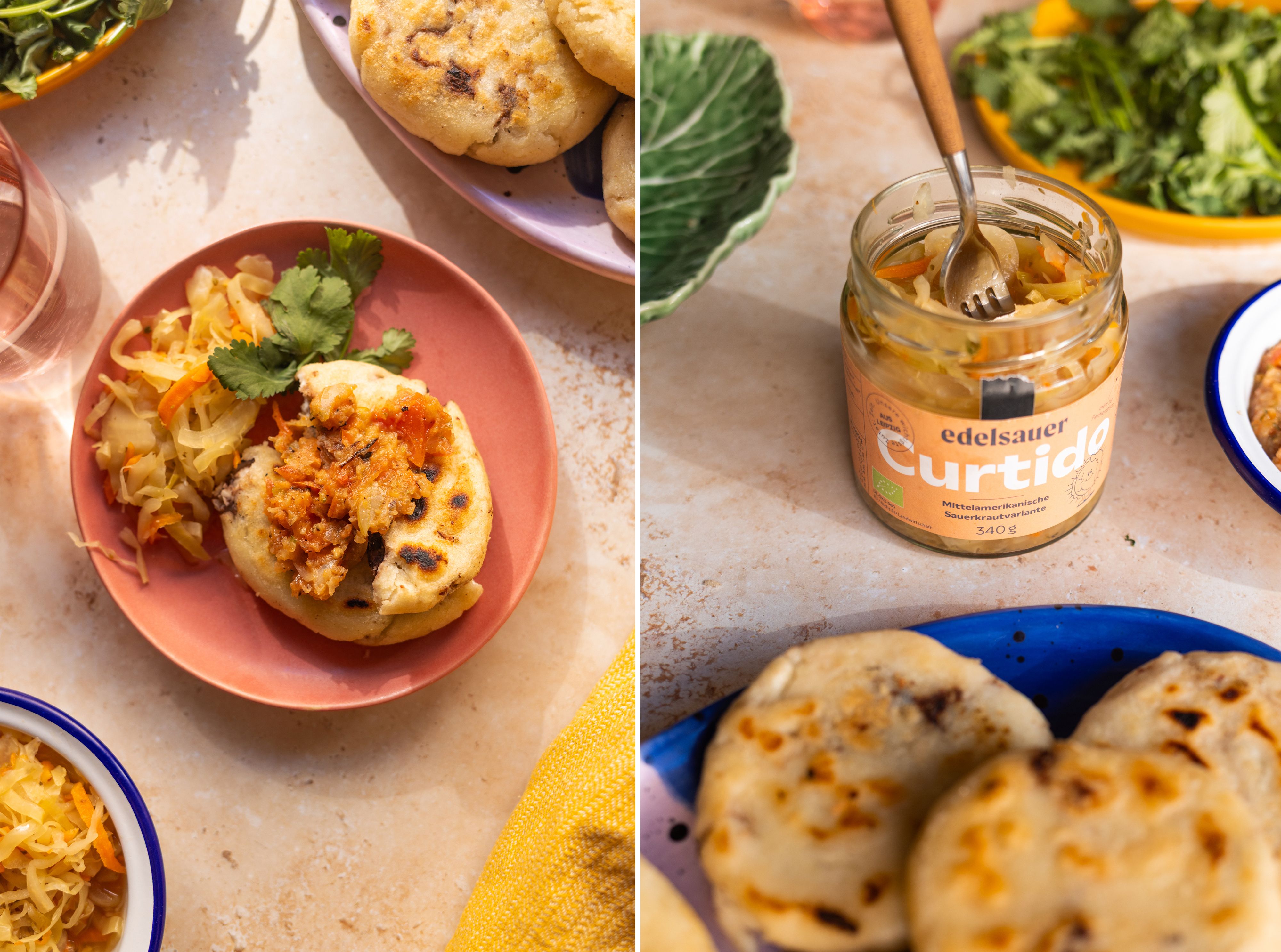 R959 Vegane Pupusas (Gefüllte Maistortillas) mit Bohnen-Käse-Füllung, Salsa Roja und Curtido