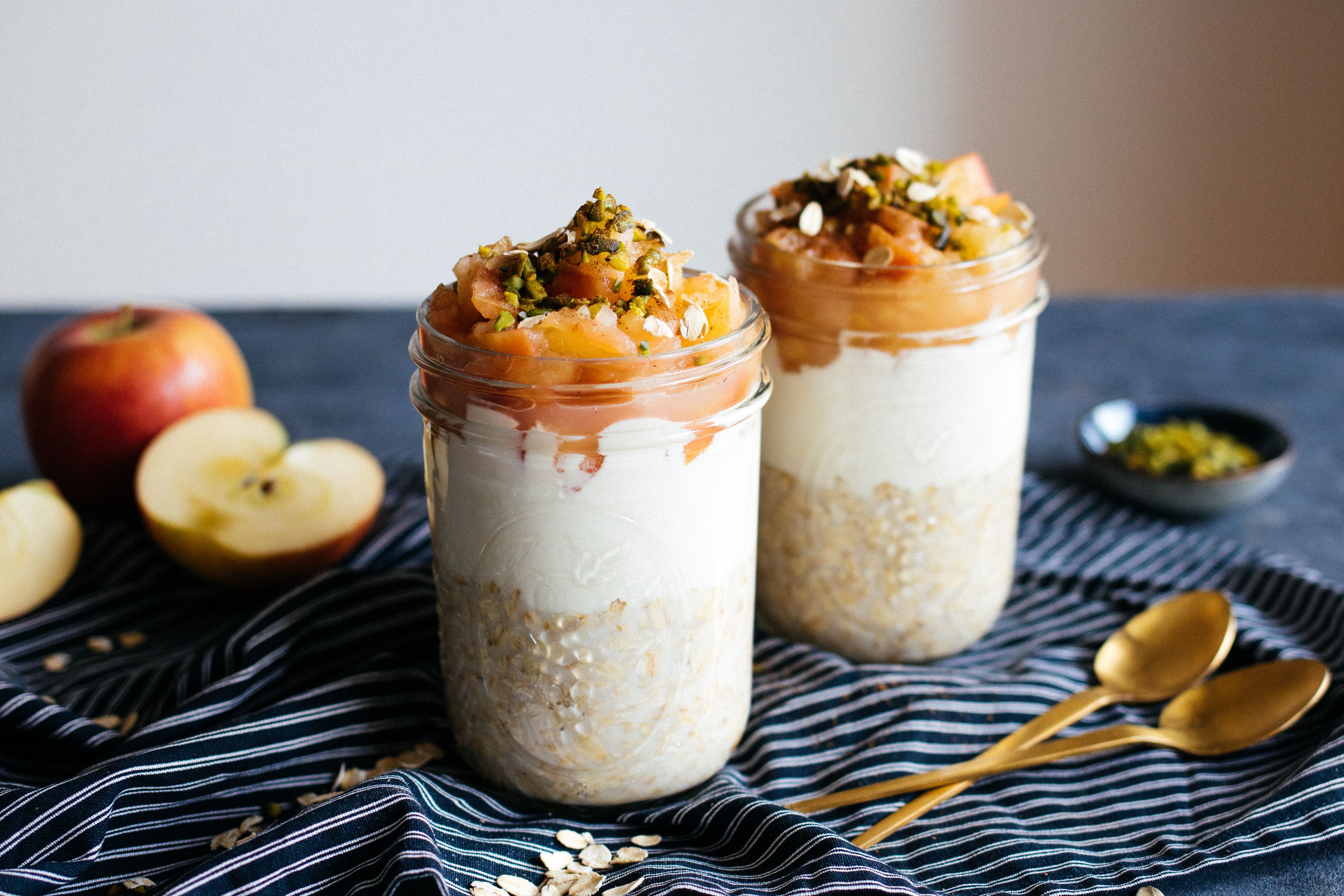R457 Vegane Overnight Oats mit selbstgemachtem Apfelmus