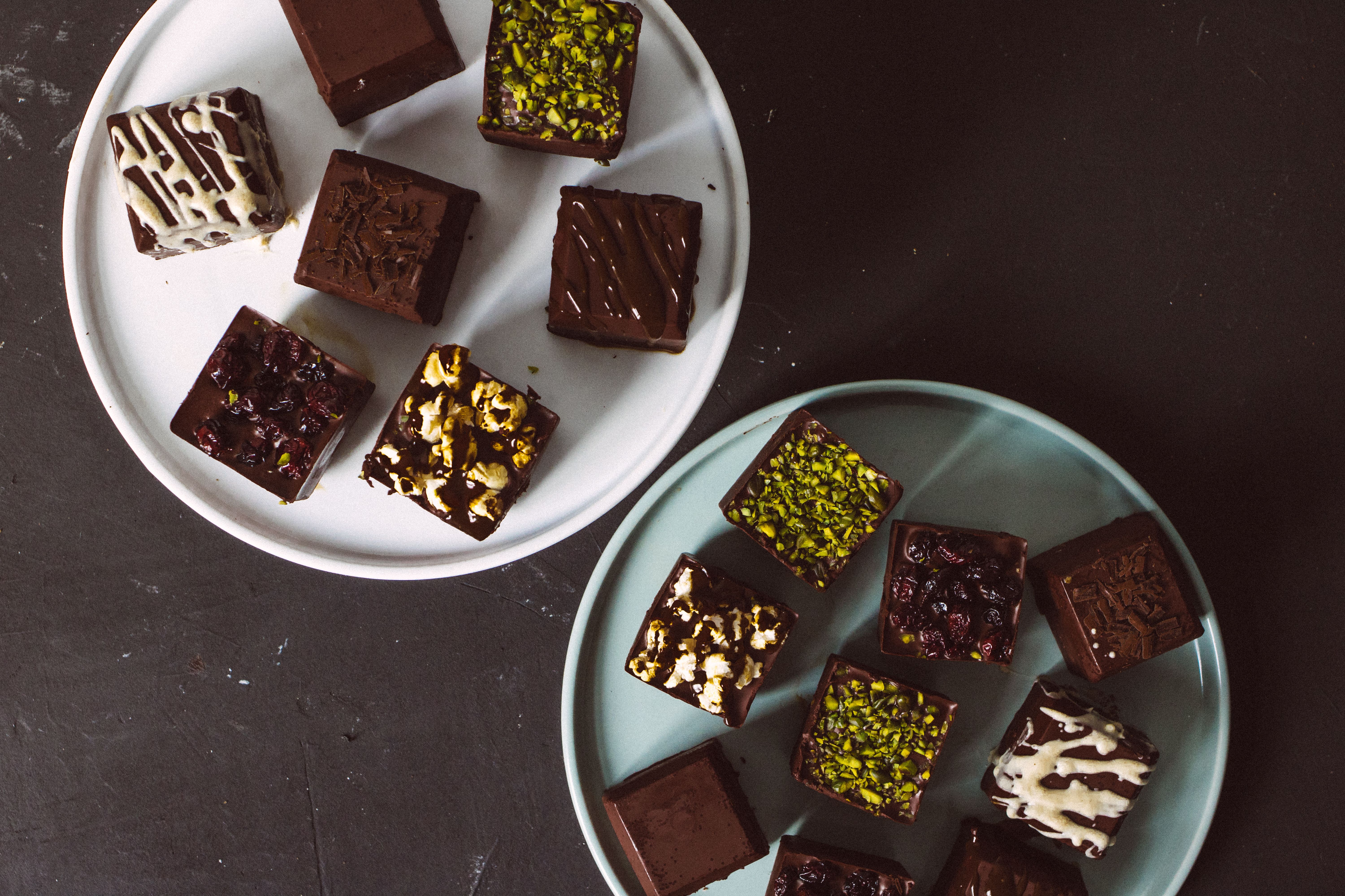 R220 No-bake chocolate biscuit  mini cakes