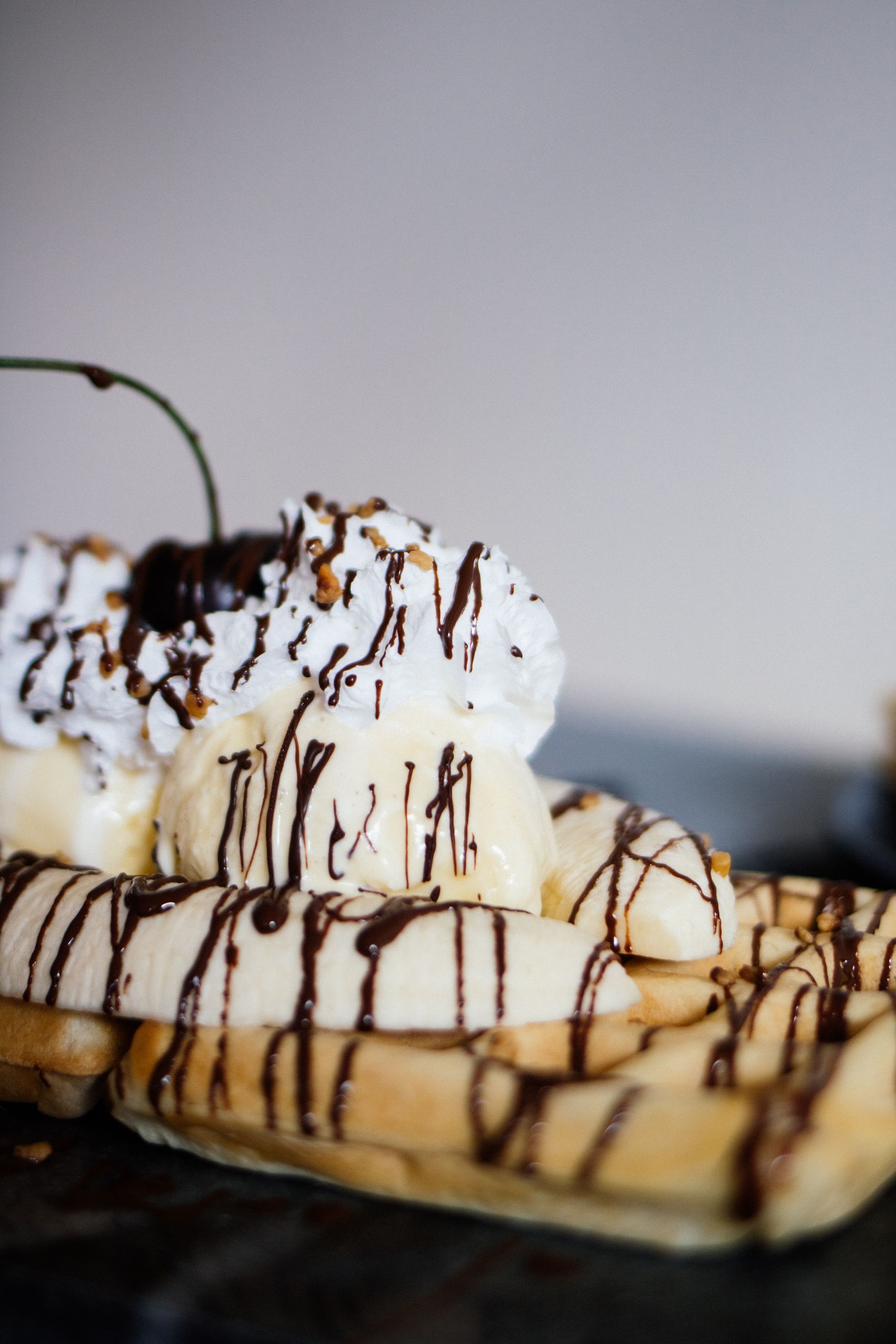 R424 Veganes Bananensplitt auf Waffeln