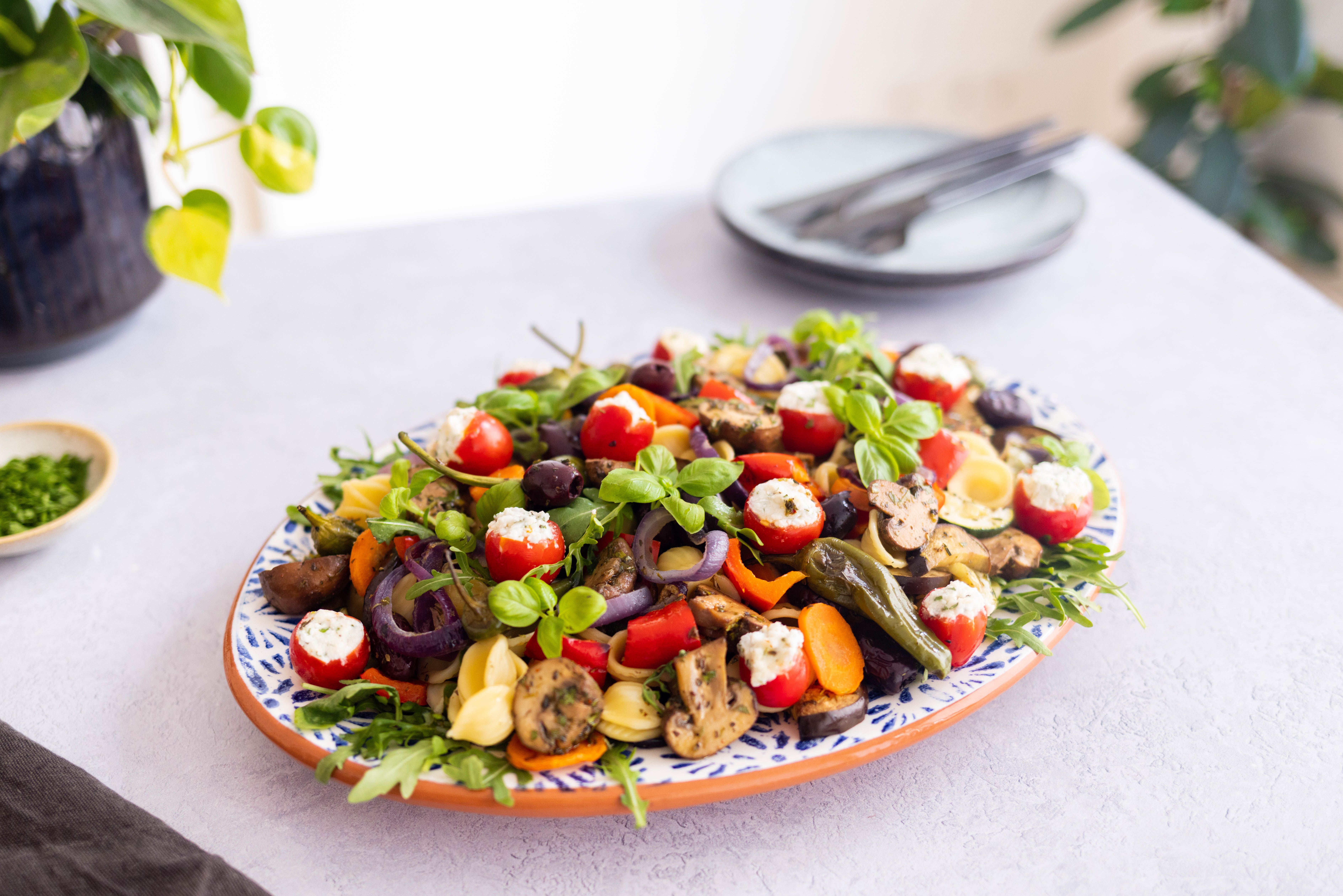 Veganer Antipasti-Nudelsalat