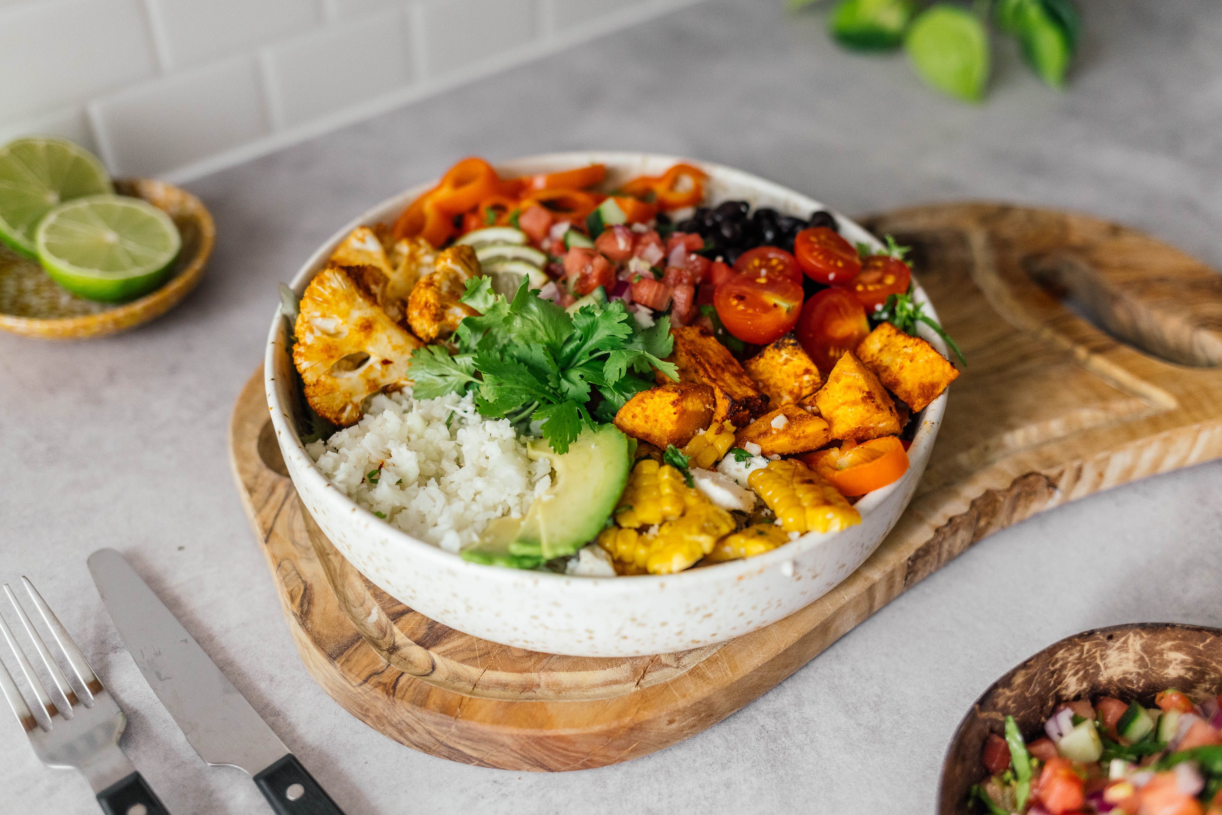 Burrito-Bowl mit Wassermelonen-Salsa