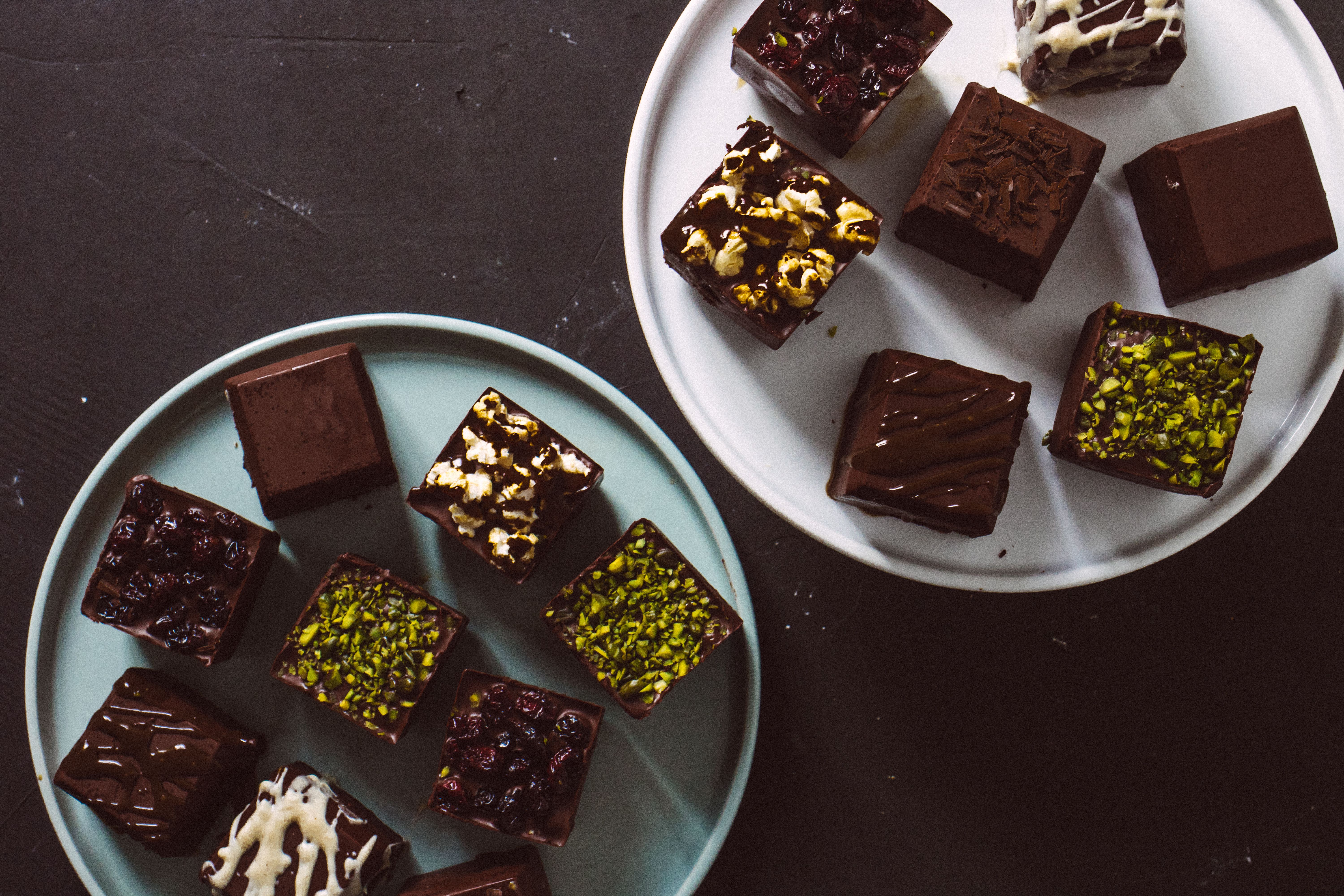 R220 No-bake chocolate biscuit  mini cakes