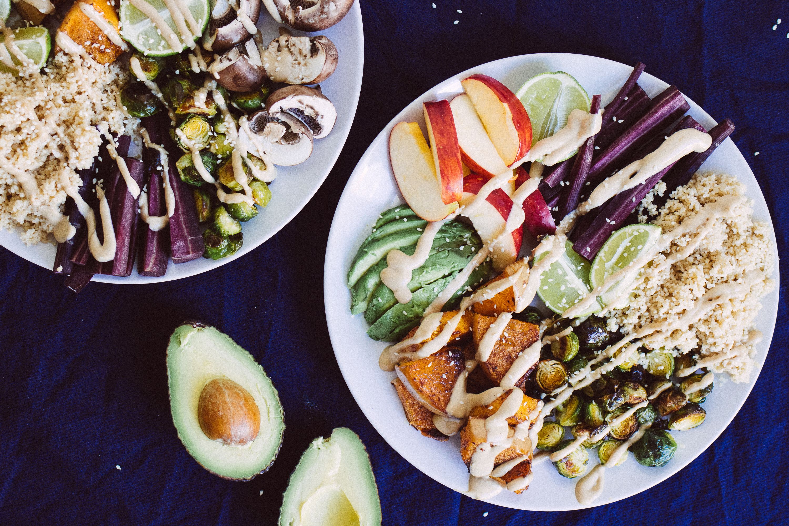 R144 Vegane Couscous Bowl mit Rosenkohl
