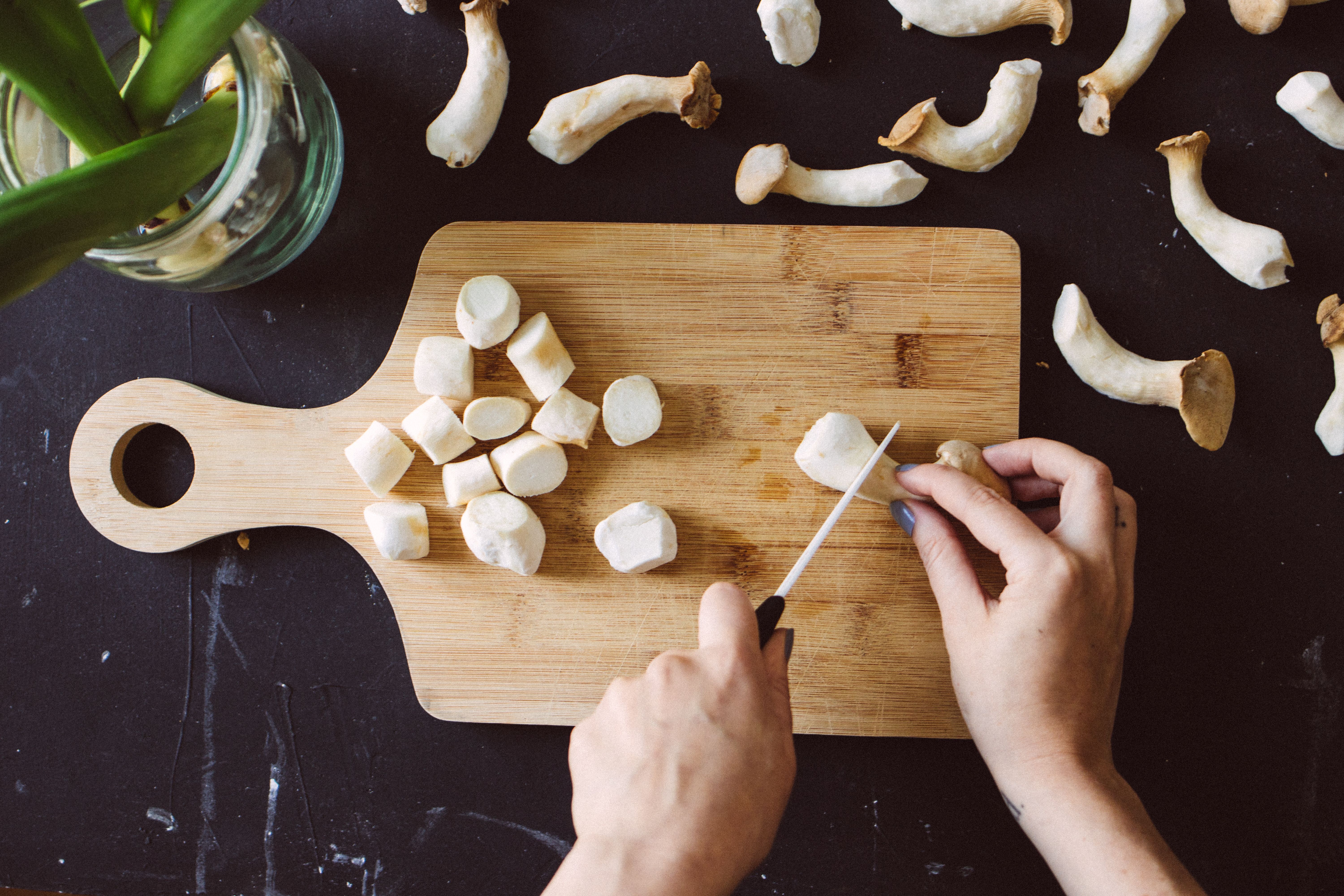 R252 Pilz-Scallops mit grünem Spargel