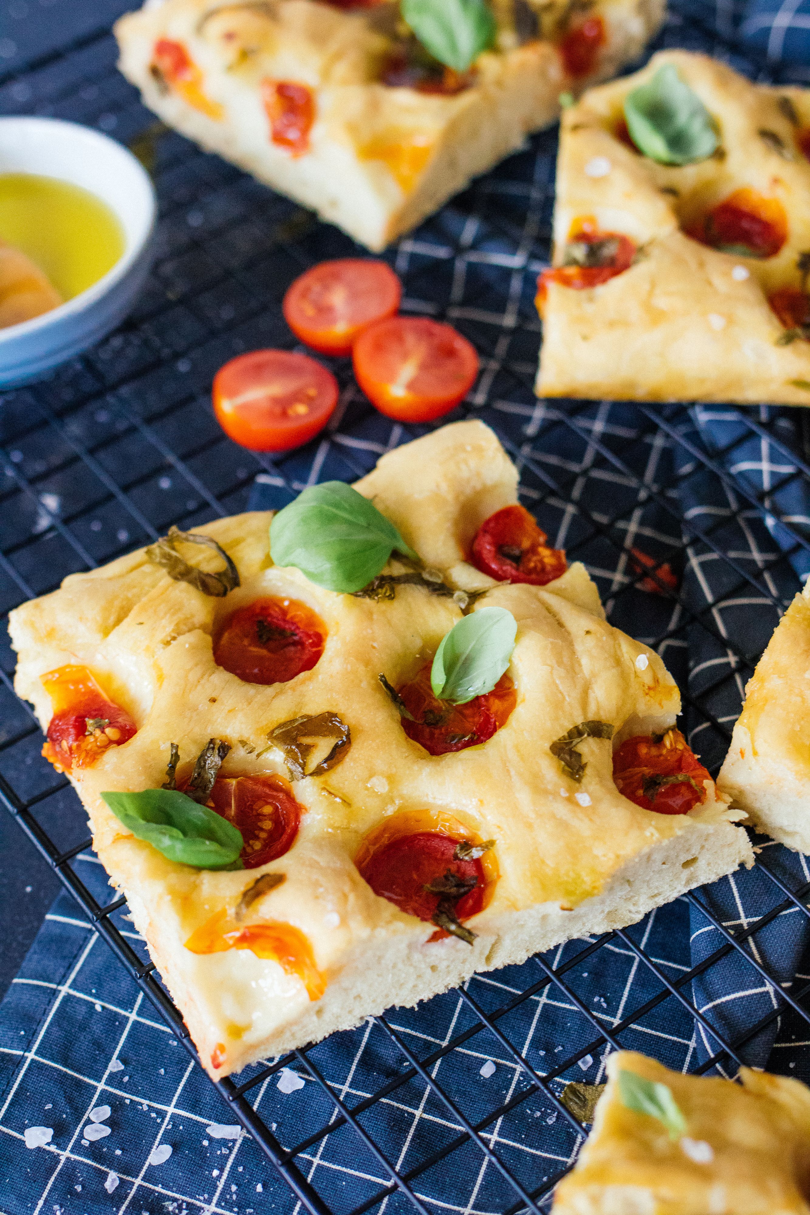 R534 Vegan Tomato Basil Focaccia Bread