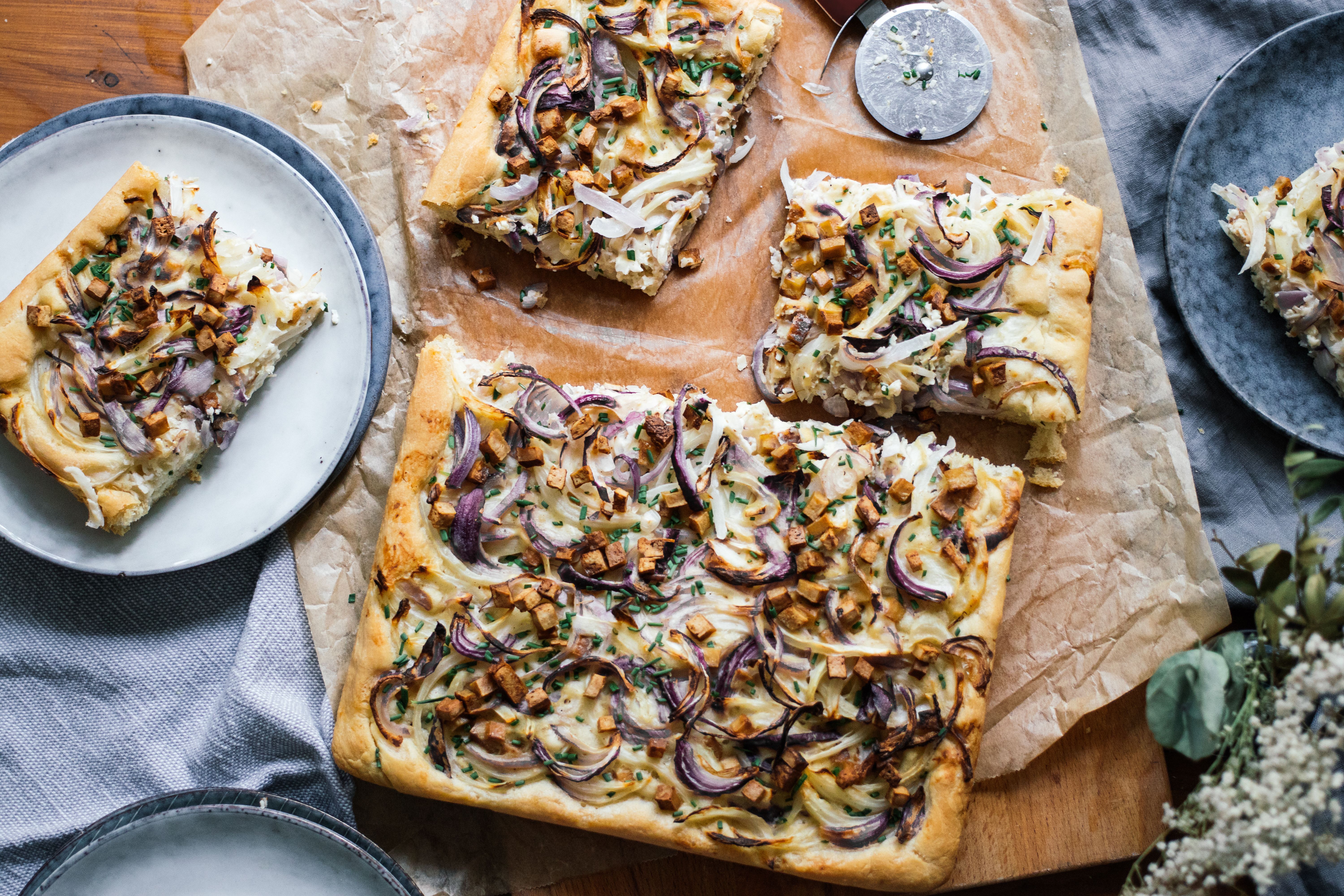 R422 Vegan Sheetpan Onion Tart