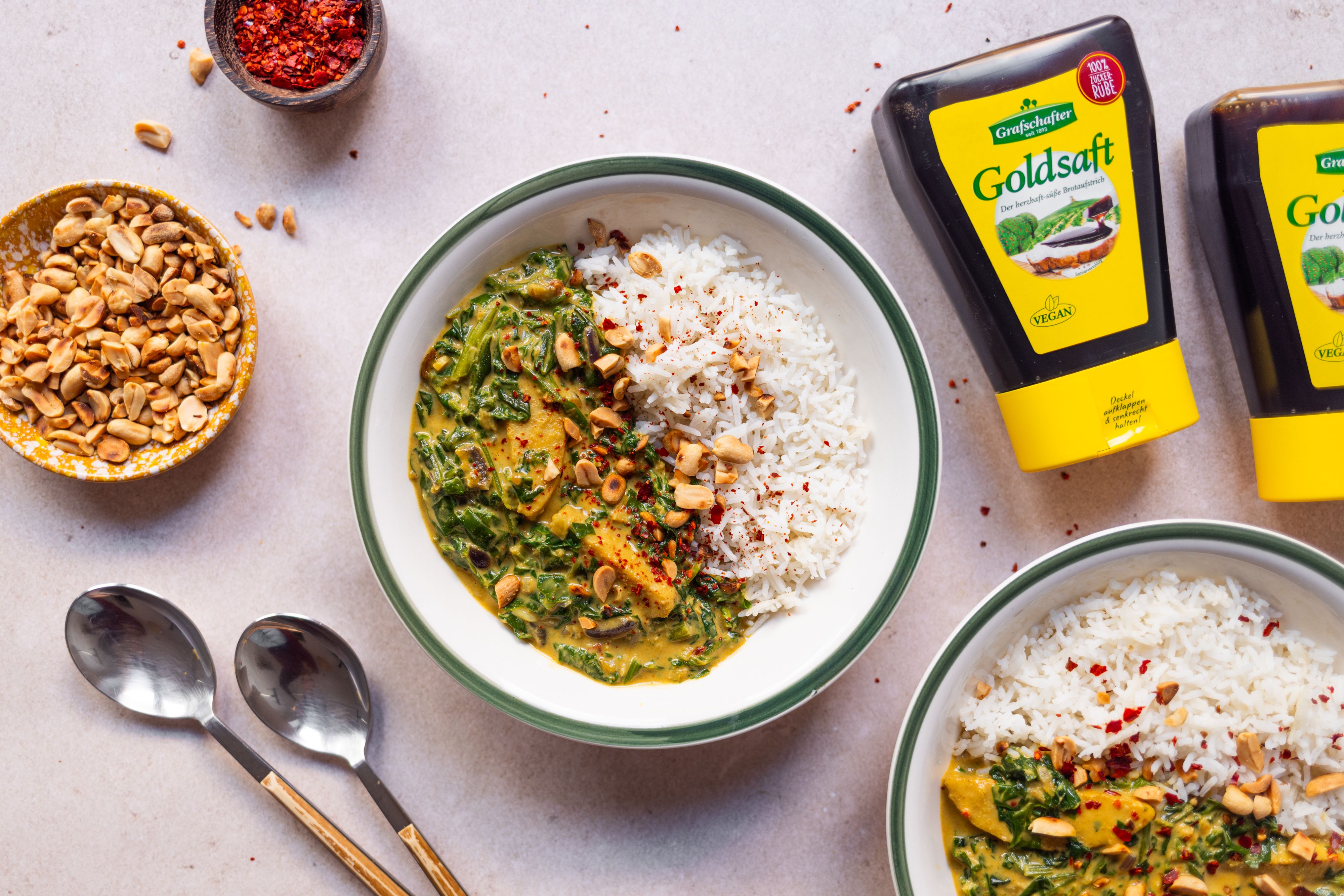 R822 Vegan Peanut-Chicken-Curry with Rice