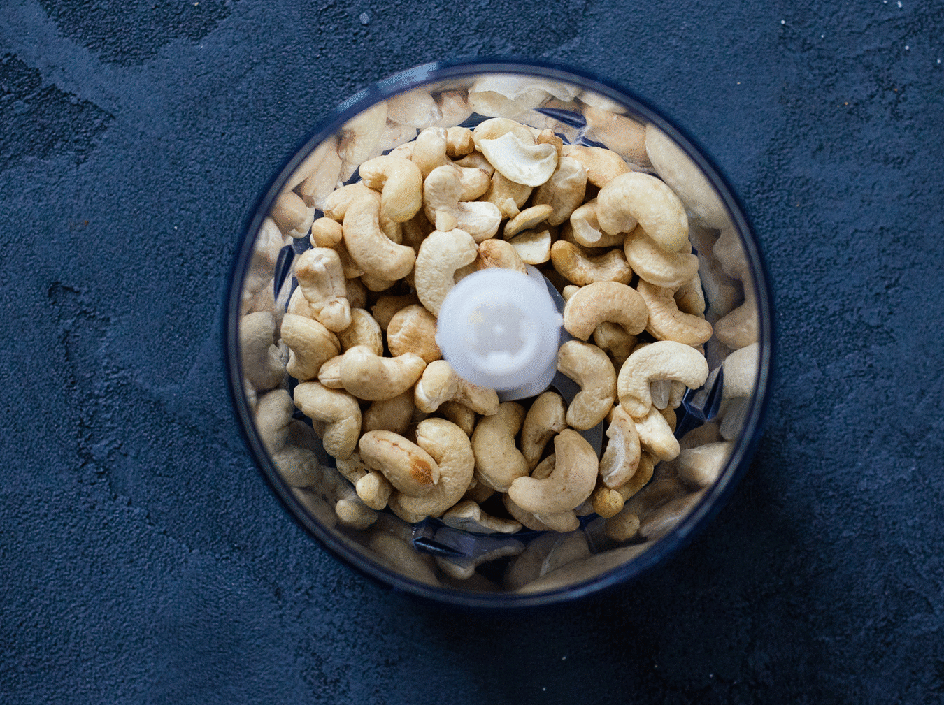 R68 Veganer Parmesan Käse GIF