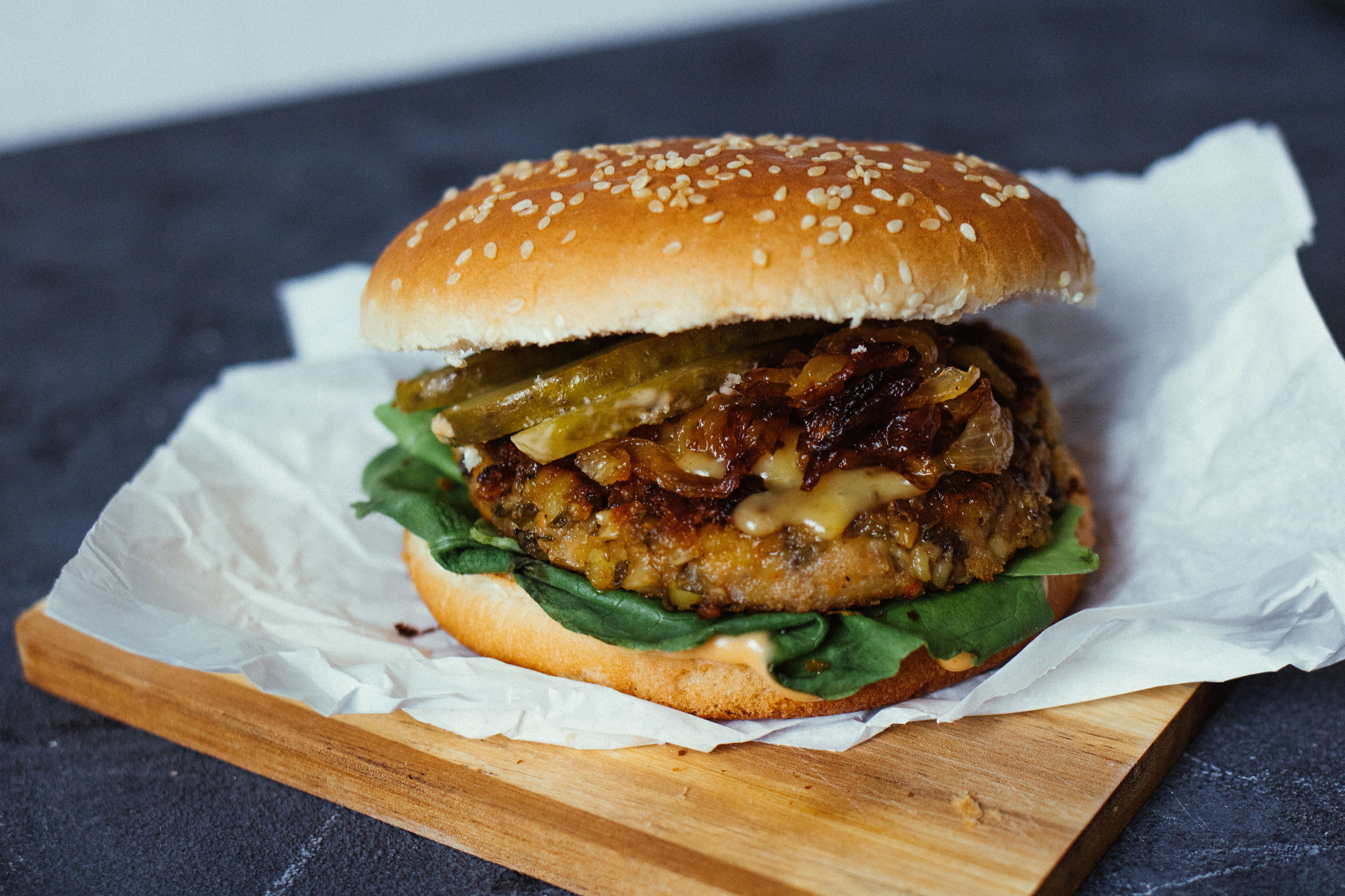 R266 Vegan veggie burger