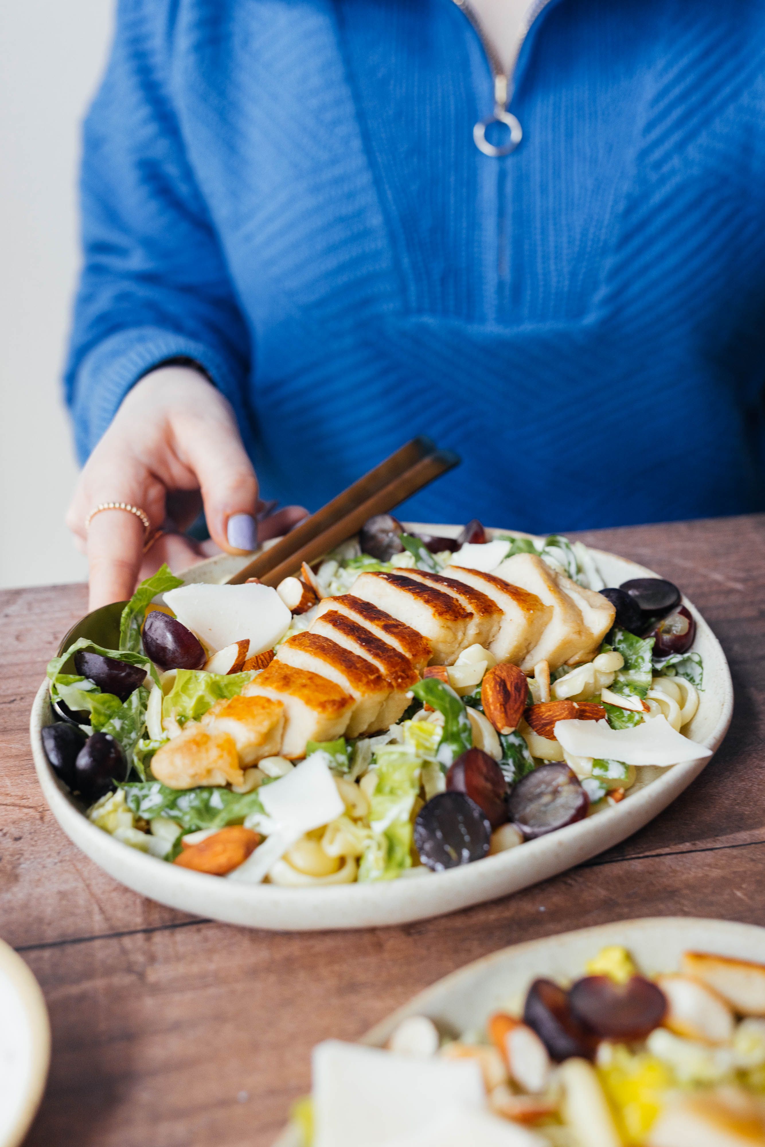 R814 Vegane Caesar Salad Pasta