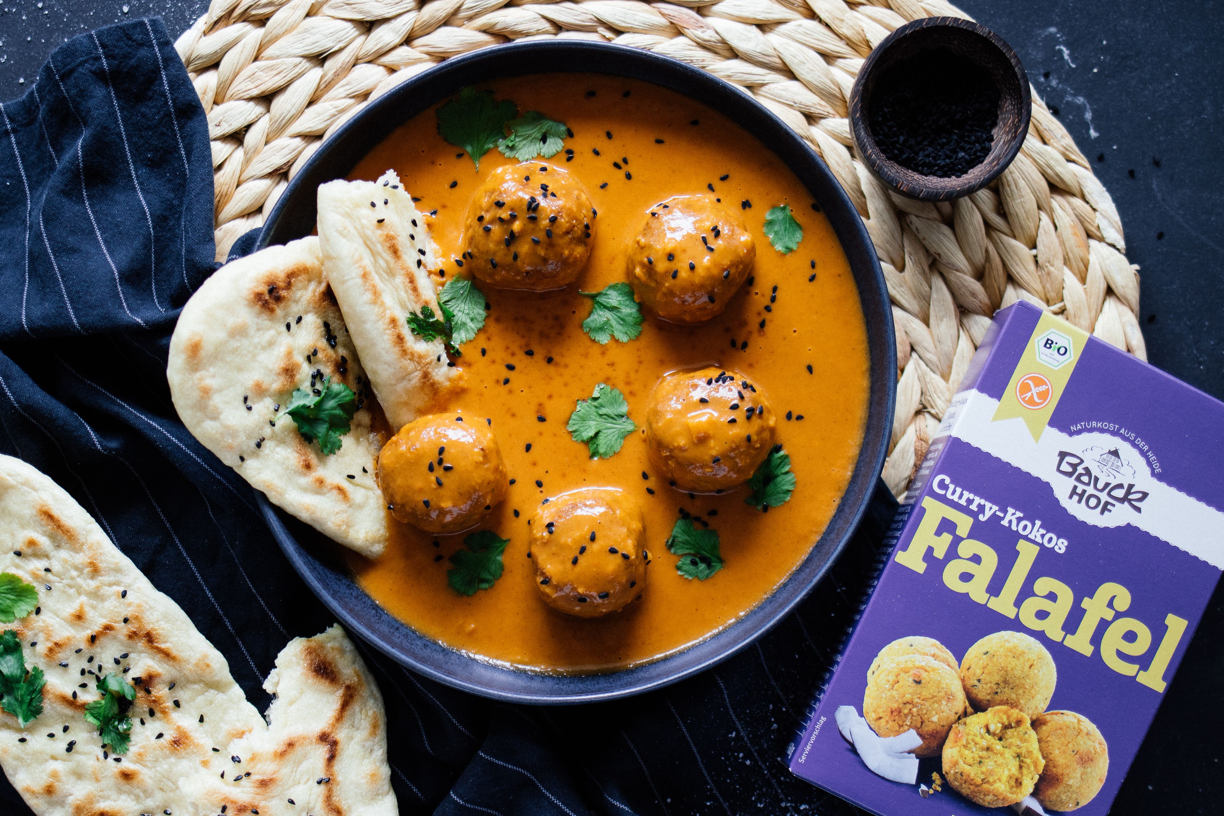 R538 Vegan Falafel Curry with Naan Bread