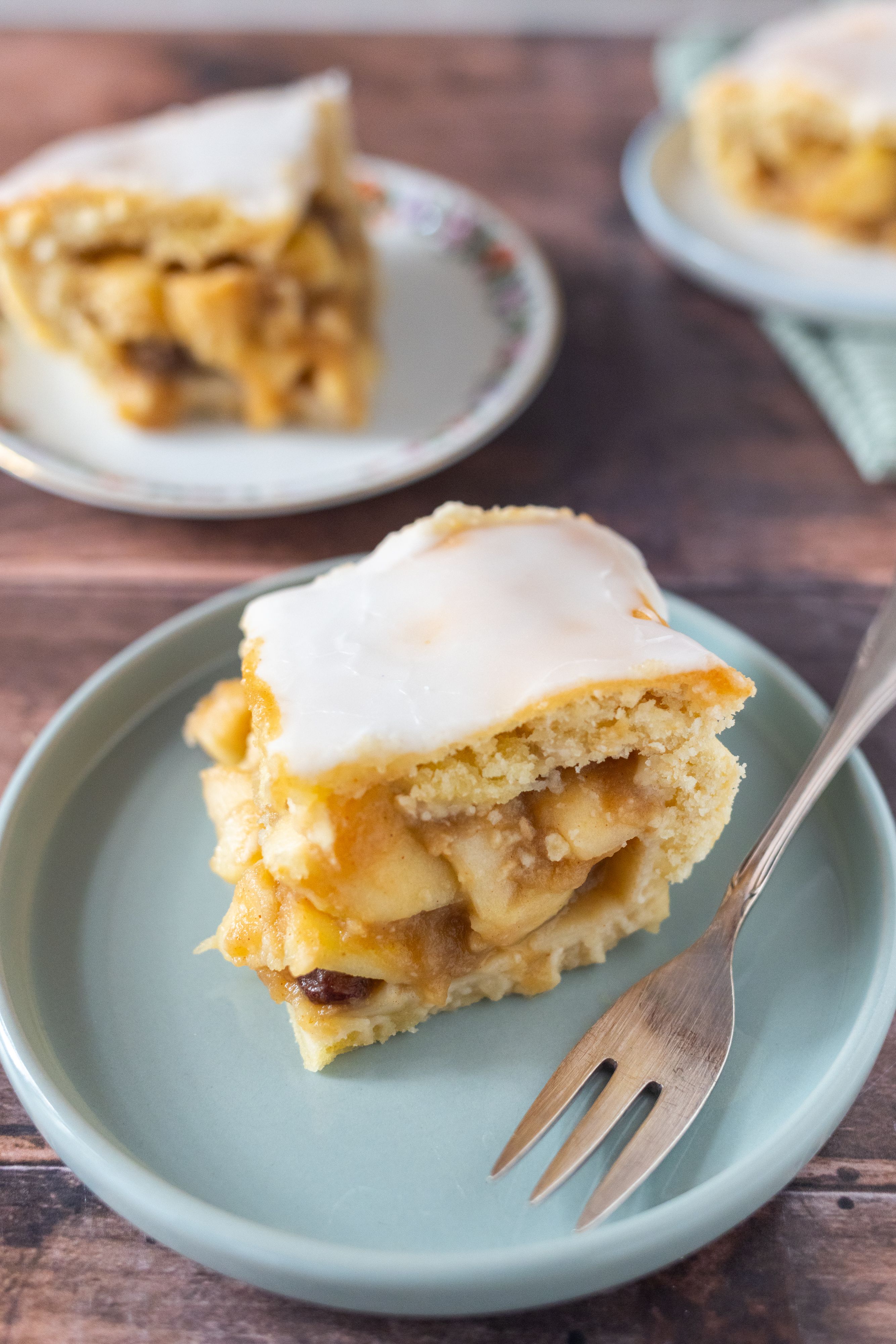 R214 Gedeckter Apfelkuchen