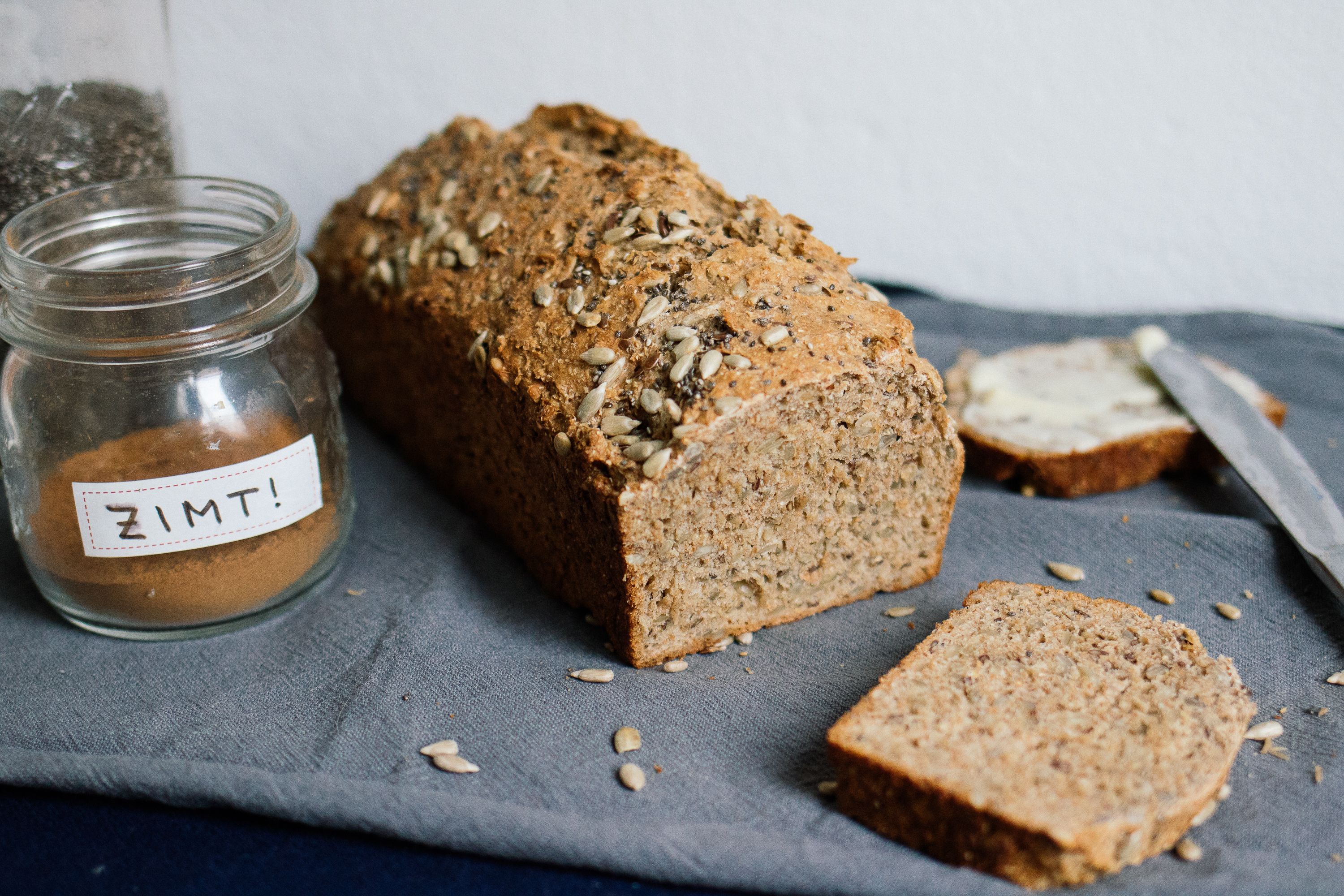 R136 sunflower chia bread