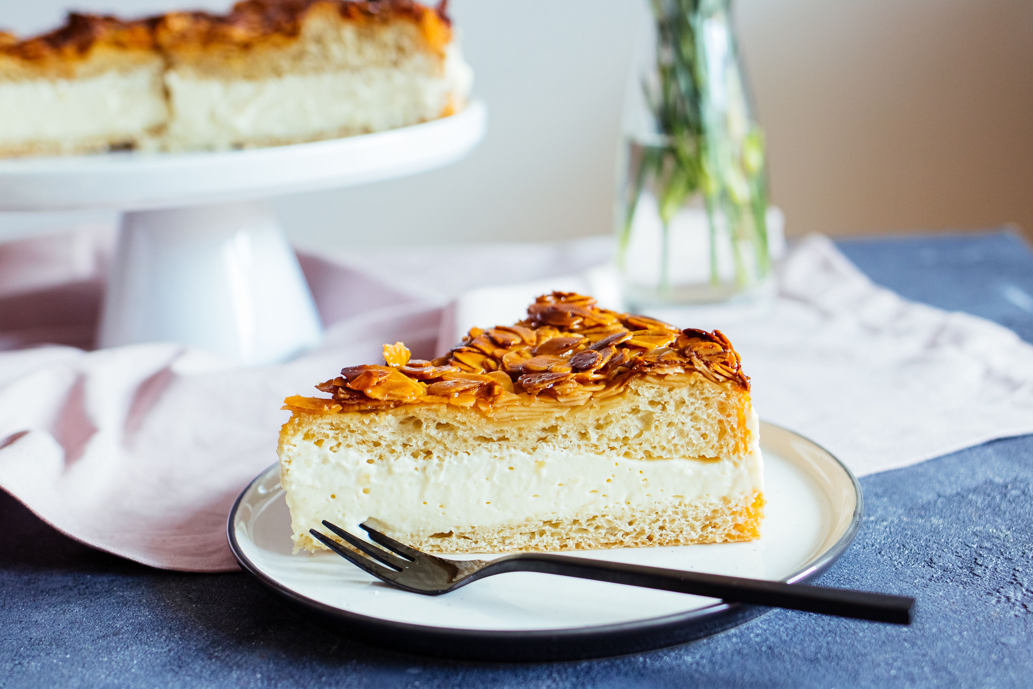 Vegan Bienenstich (Bee Sting Cake)