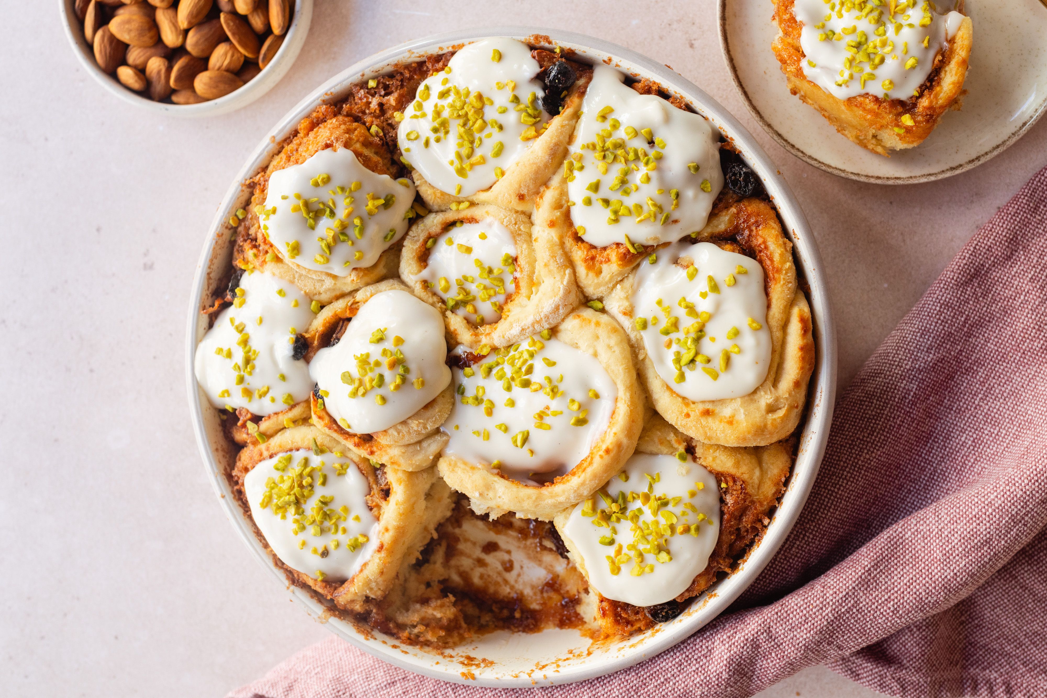 R960 Vegan Carrot Cake Cinnamon Rolls
