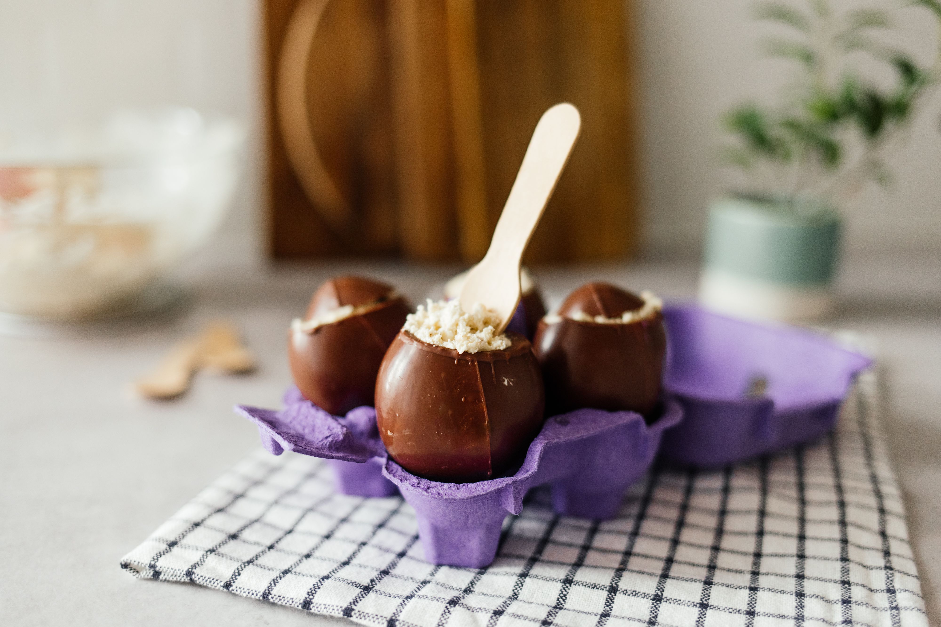 Vegane selbstgemachte Löffeleier (wie von Milka)