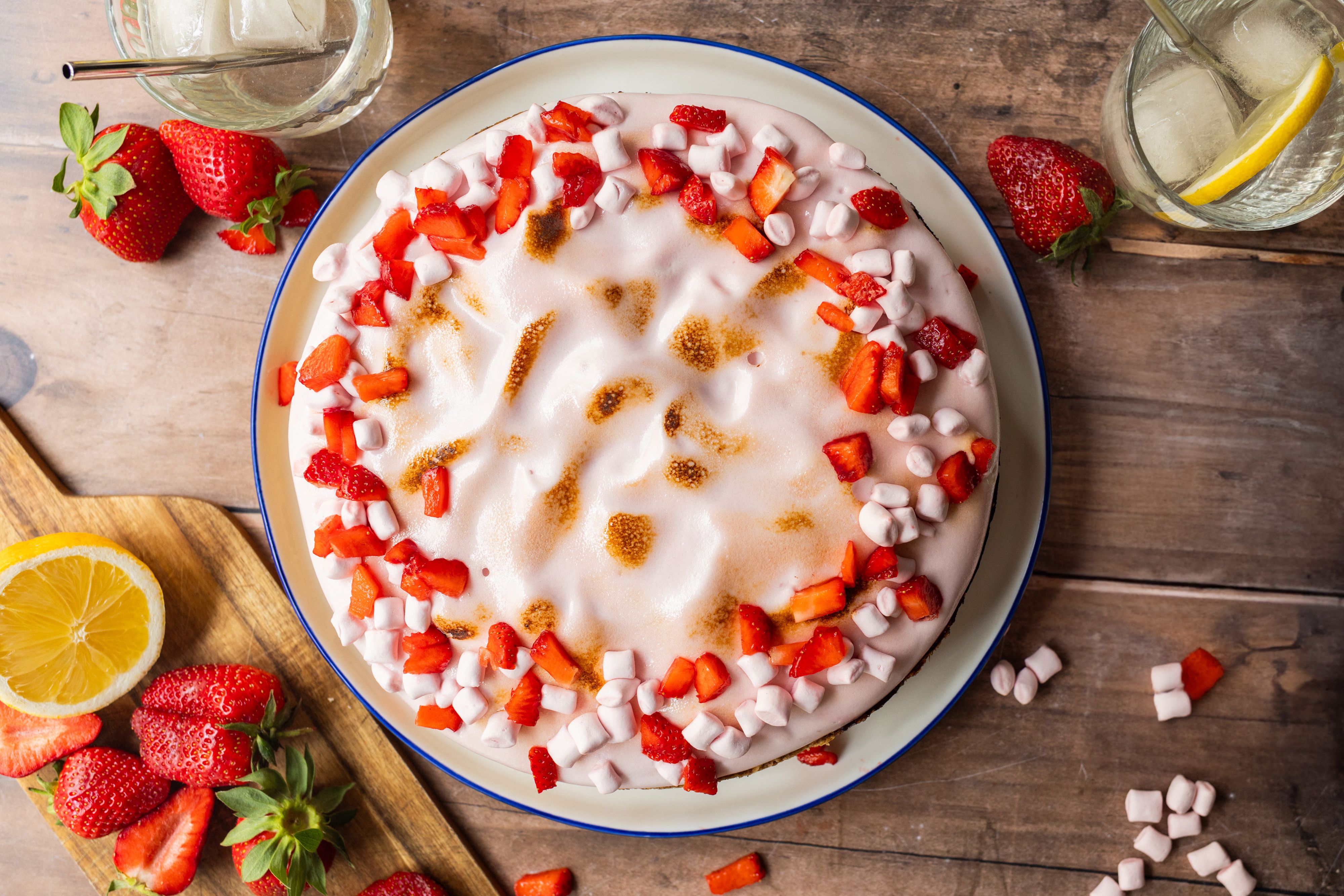 Vegan Strawberry Cheesecake with Marshmallow Cream 
